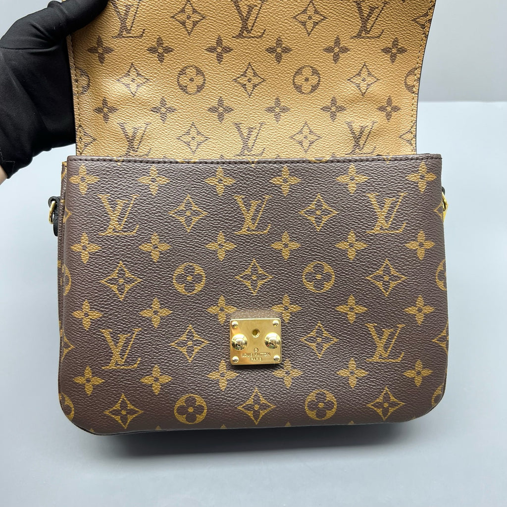 Louis Vuitton Messenger Bag