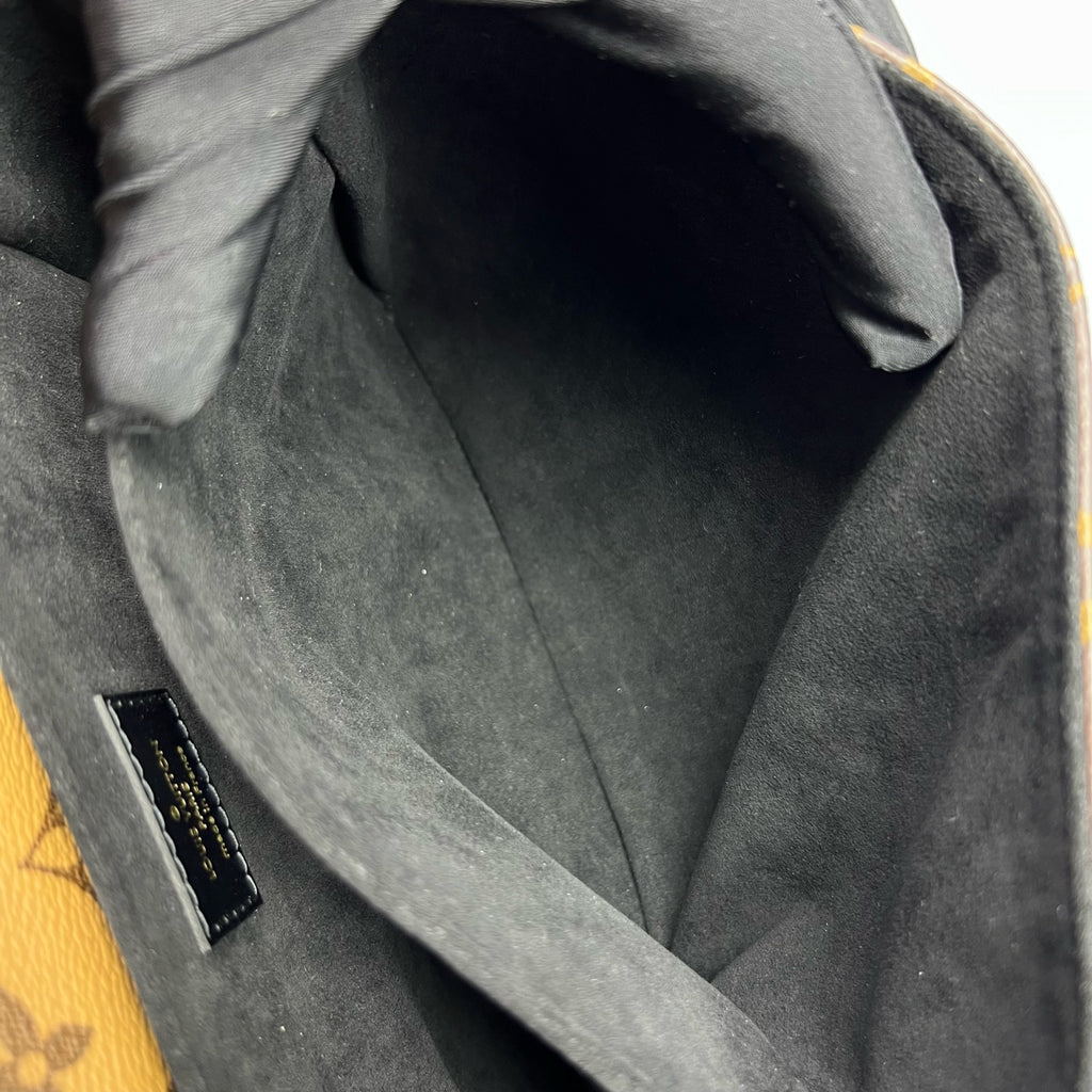 Louis Vuitton Messenger Bag