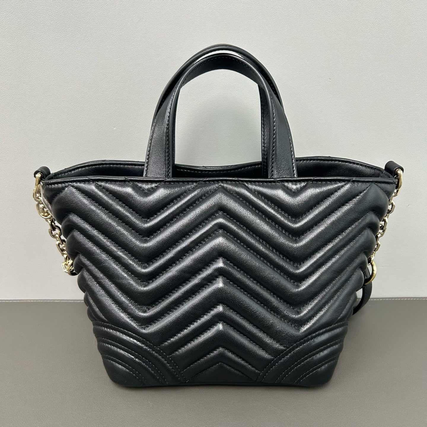 Gucci Gucci Betty Mini Tote Bag Leather Gold Tote 847386AAFA11000