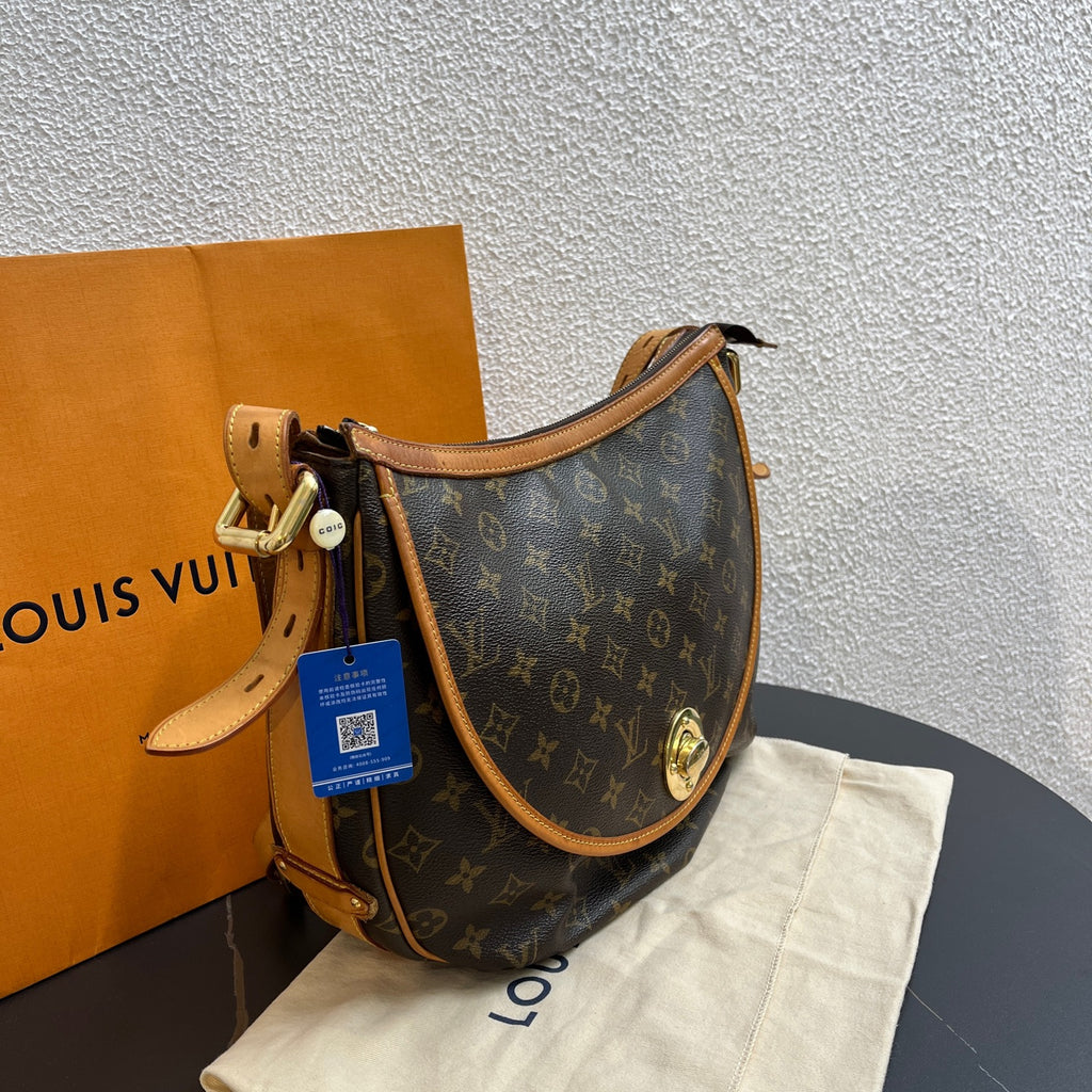 Louis Vuitton Crossbody