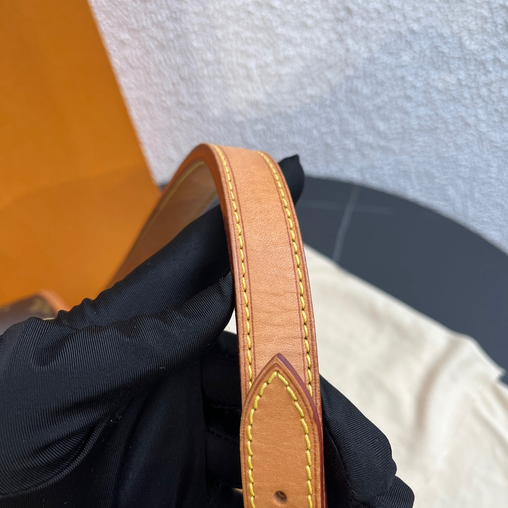 Louis Vuitton Shoulder Bag
