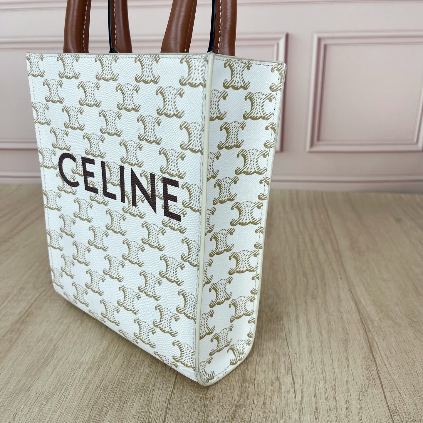 Celine White CONF.194372BZK.01BC