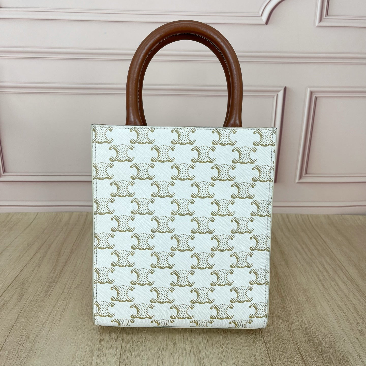 Celine White CONF.194372BZK.01BC