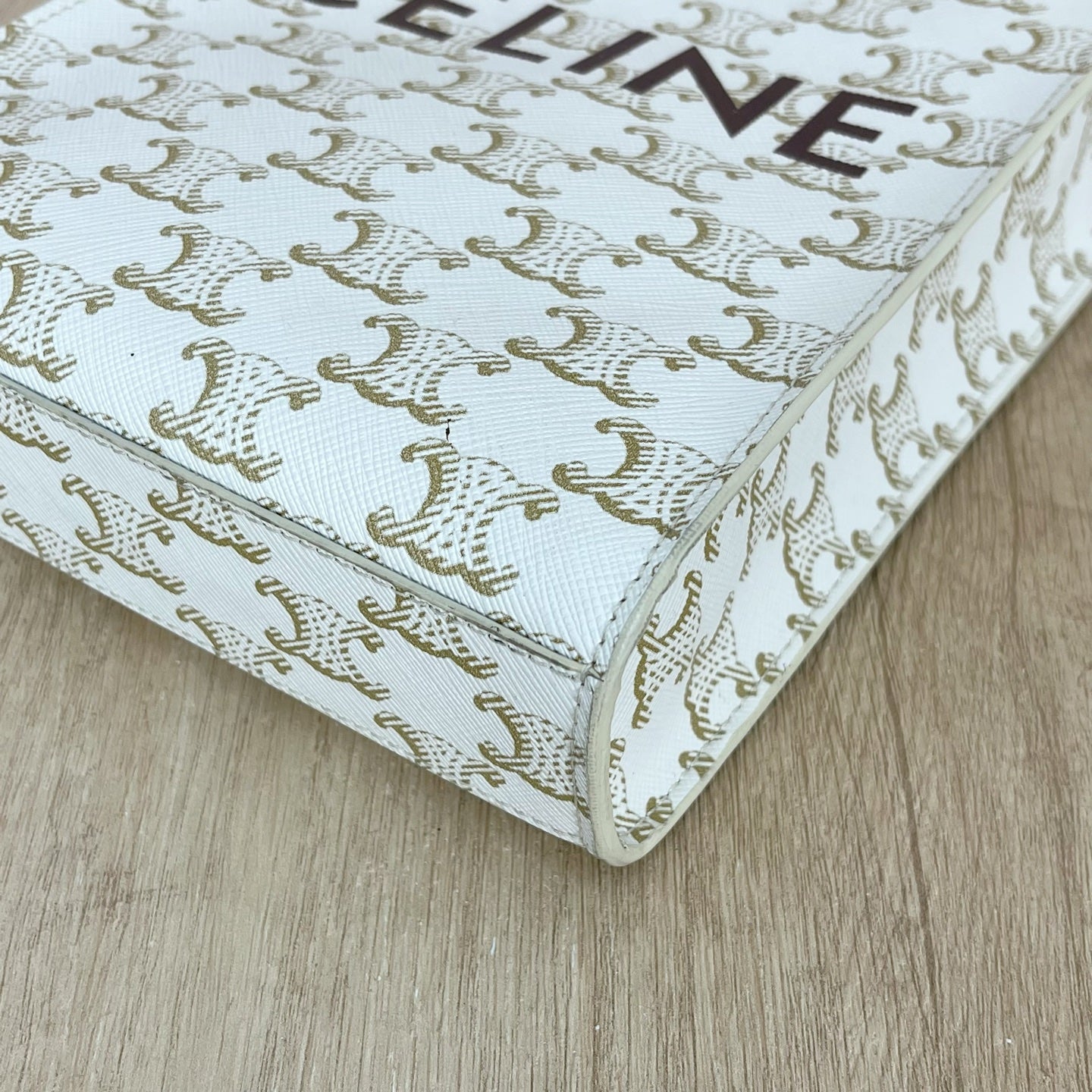 Celine White CONF.194372BZK.01BC