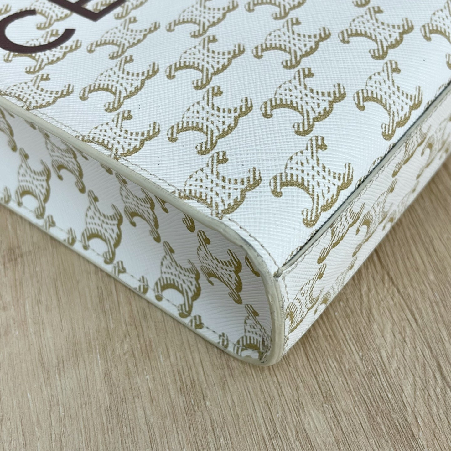 Celine White CONF.194372BZK.01BC