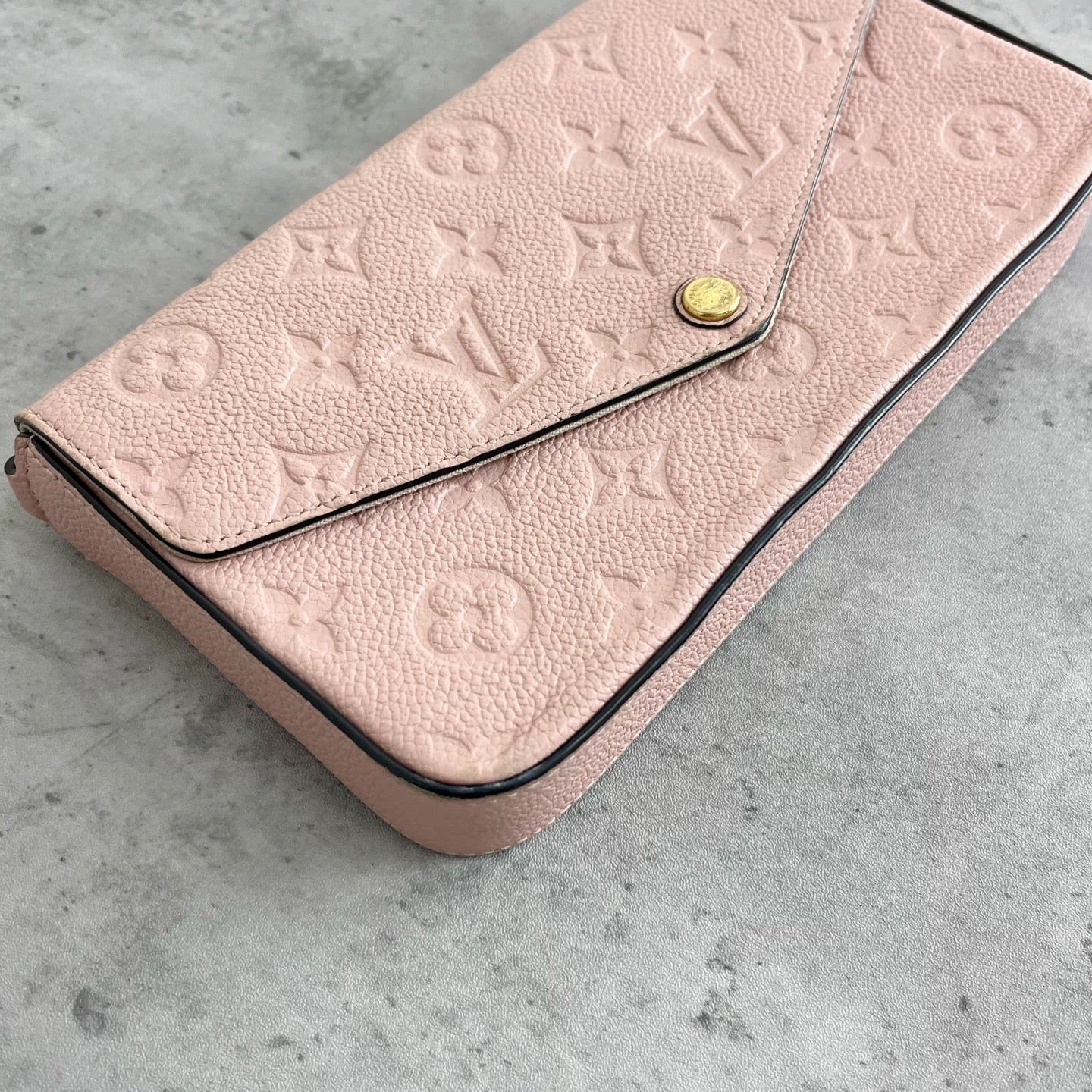 Louis Vuitton Félicie Chain-Strap Pochette M82608