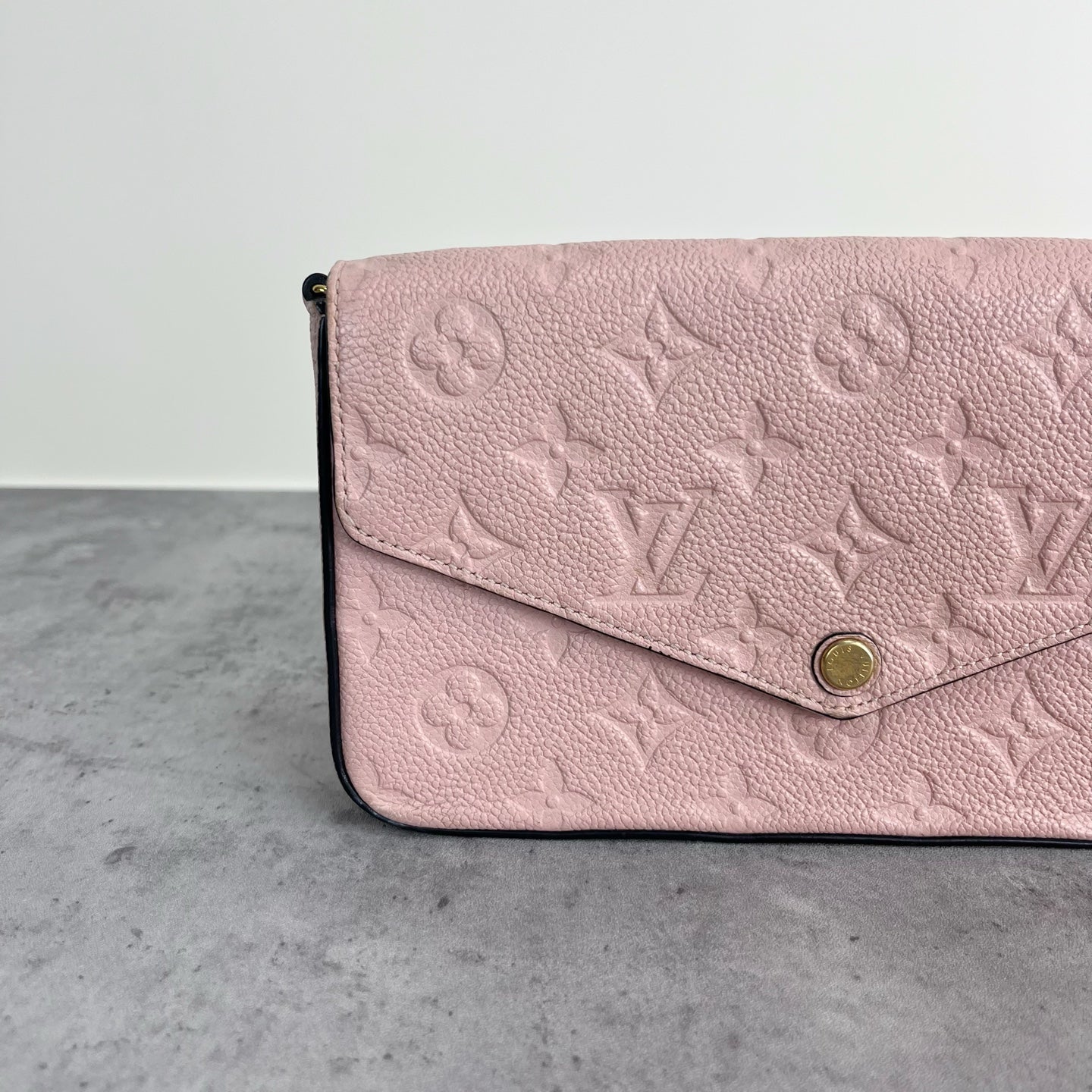 Louis Vuitton Félicie Chain-Strap Pochette M82608