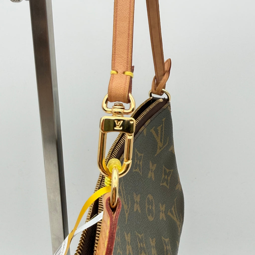 Louis Vuitton Mini Pochette Accessoires On Chain M82510