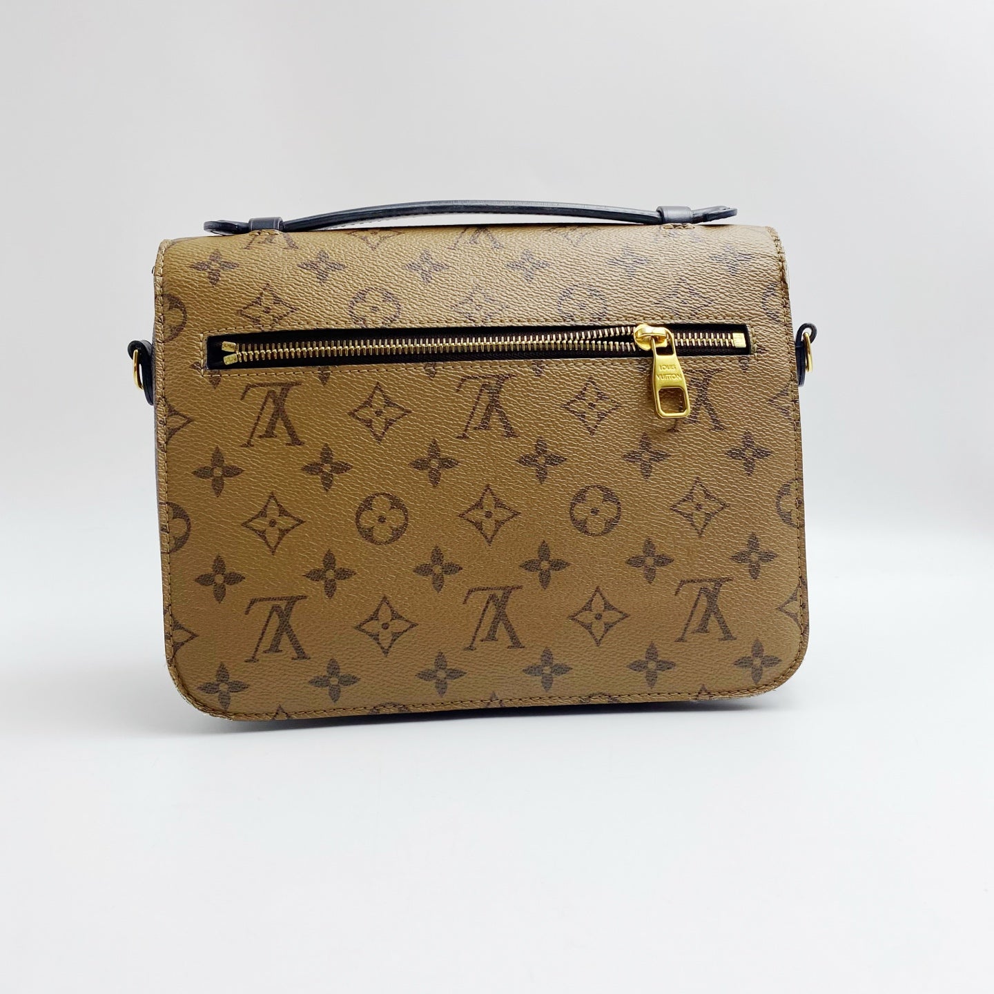 Louis Vuitton Messenger Bag