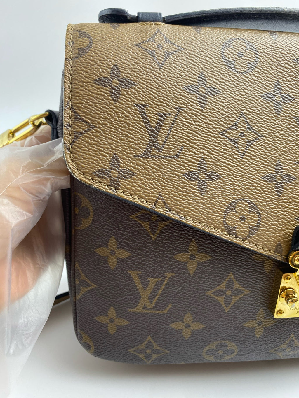 Louis Vuitton Messenger Bag
