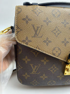 Louis Vuitton Messenger Bag