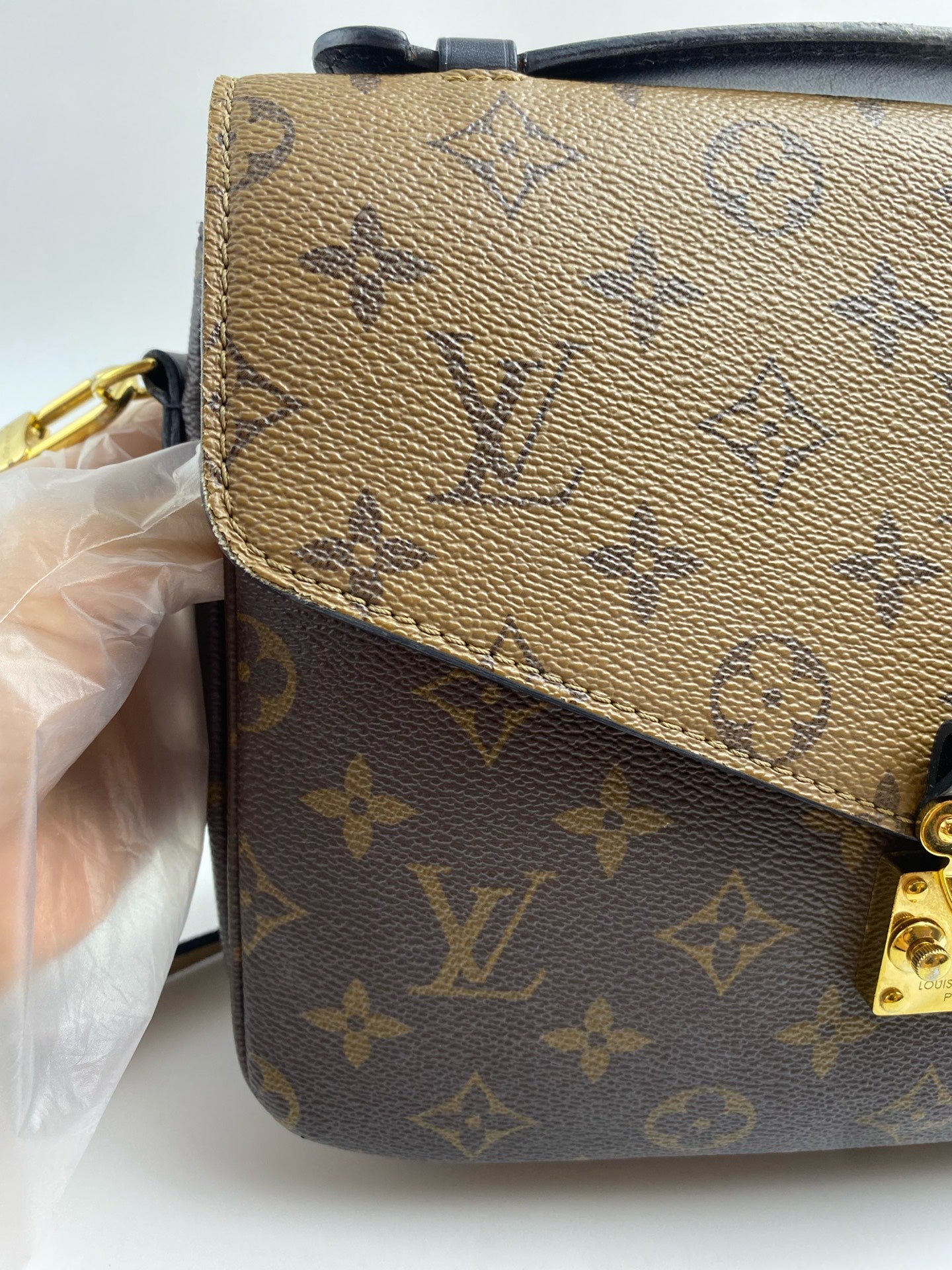 Louis Vuitton Messenger Bag