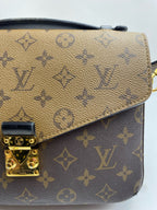 Louis Vuitton Messenger Bag