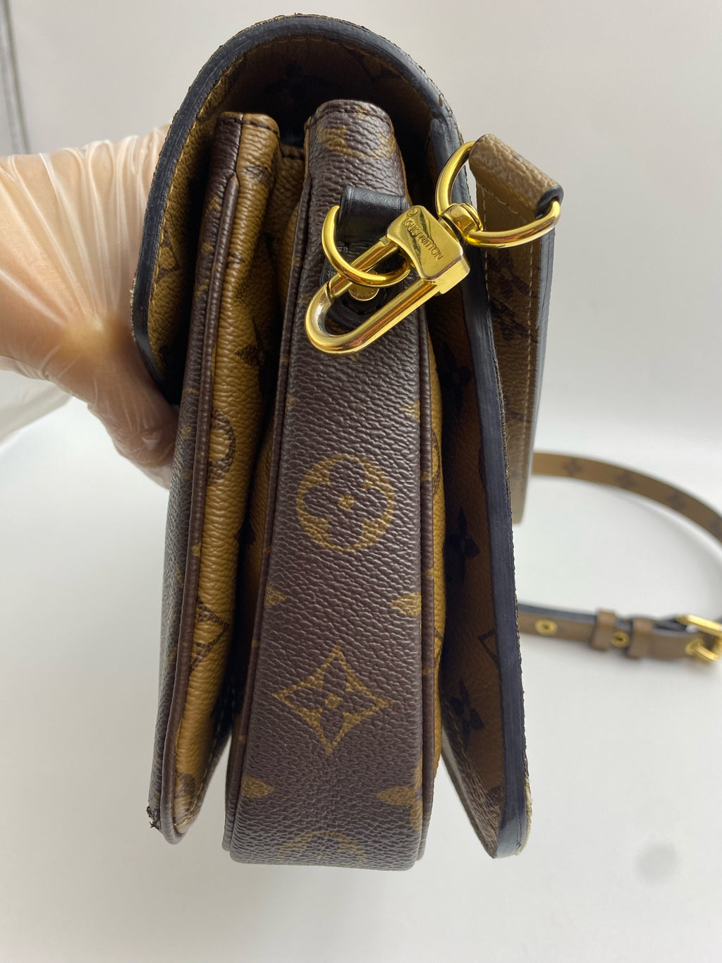 Louis Vuitton Messenger Bag