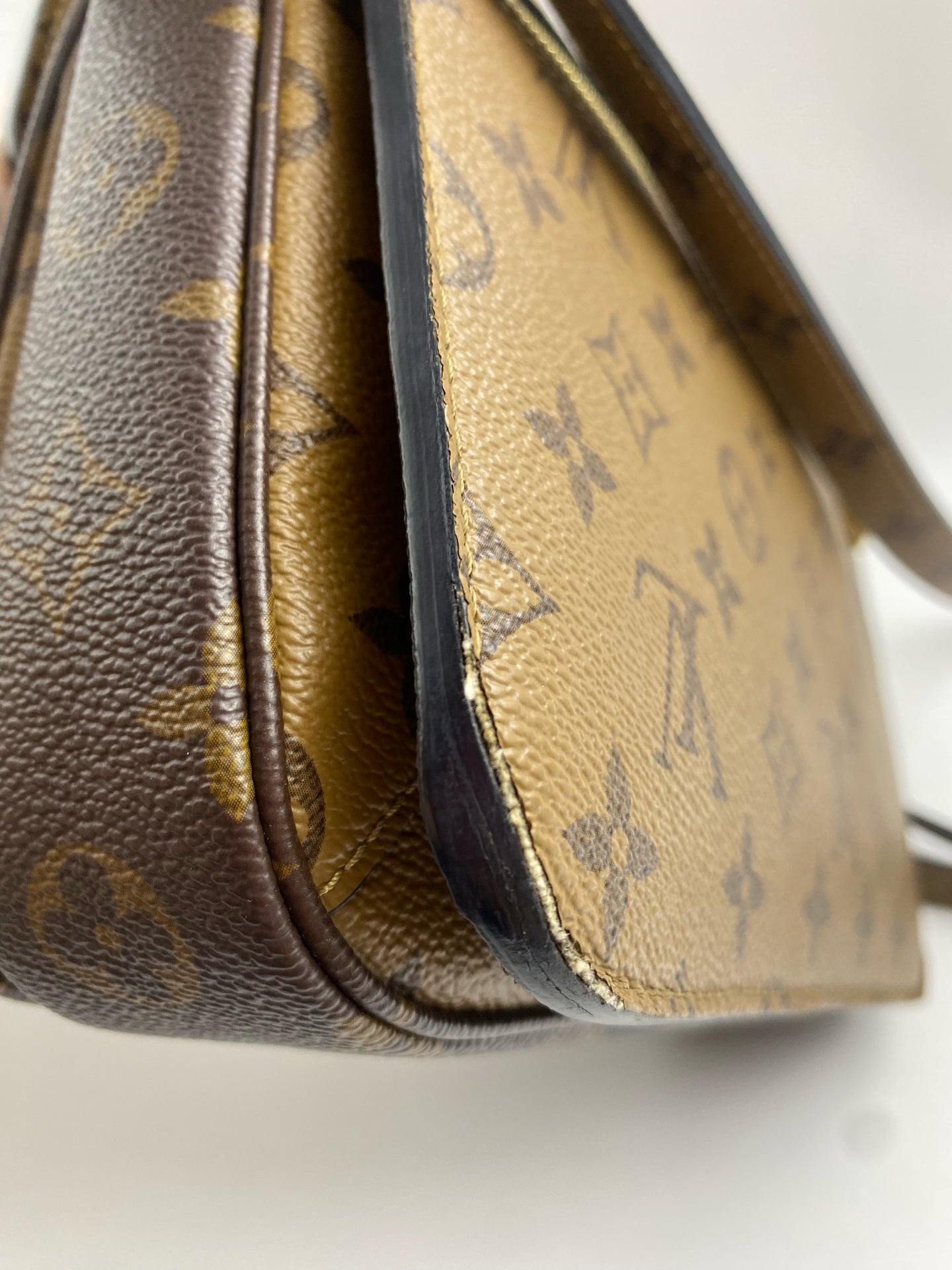 Louis Vuitton Messenger Bag