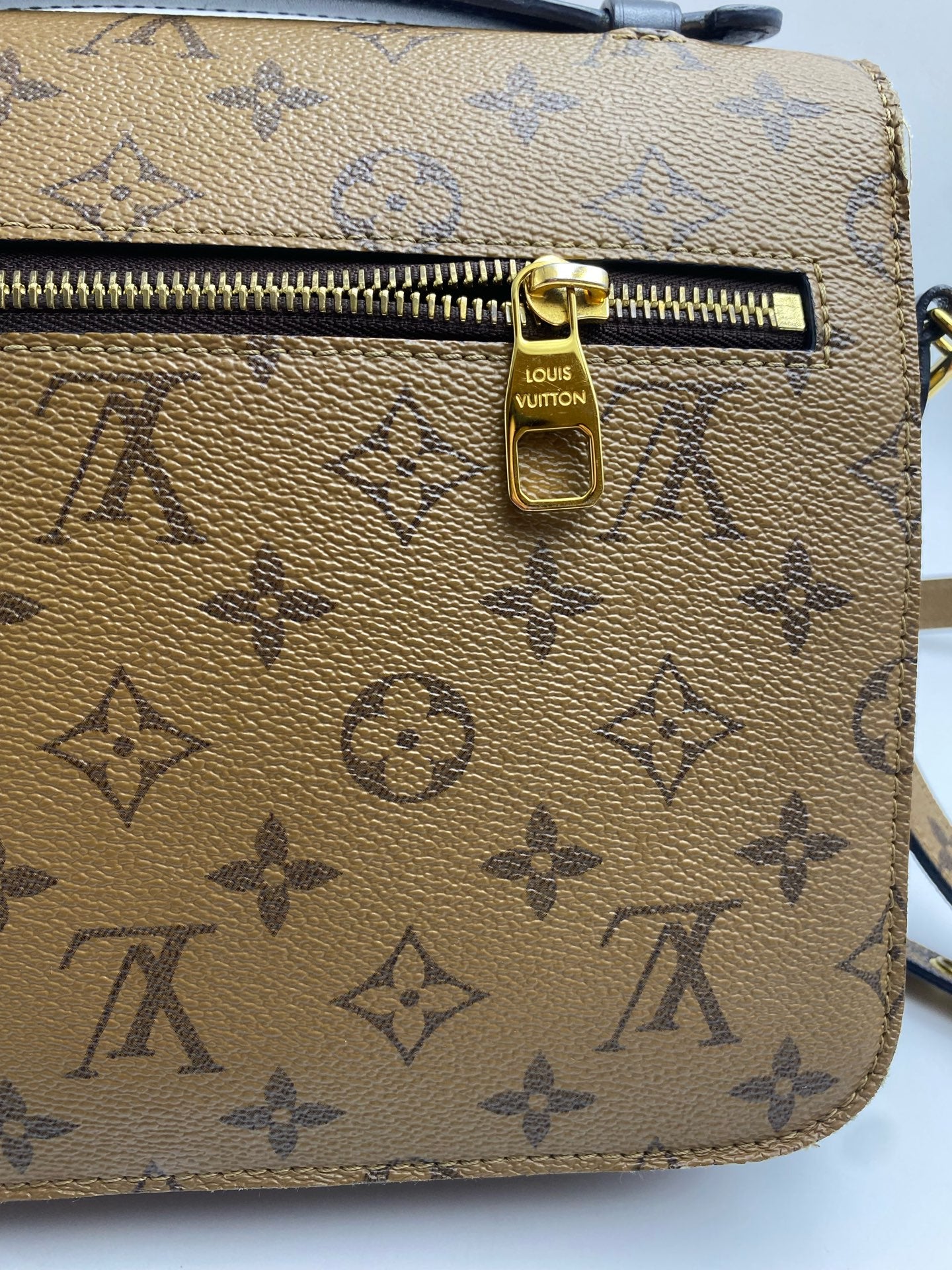 Louis Vuitton Messenger Bag