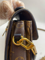 Louis Vuitton Messenger Bag