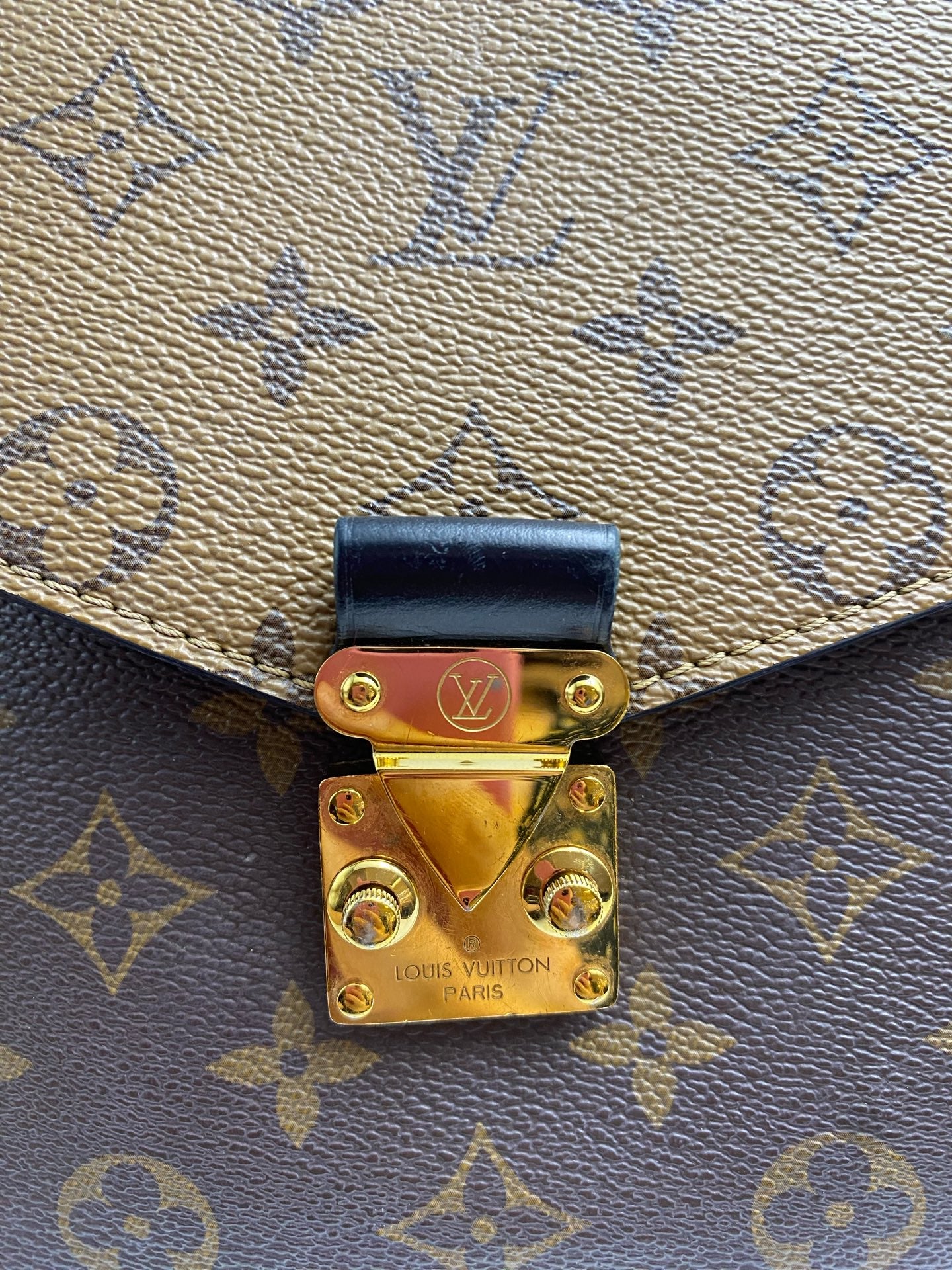 Louis Vuitton Messenger Bag