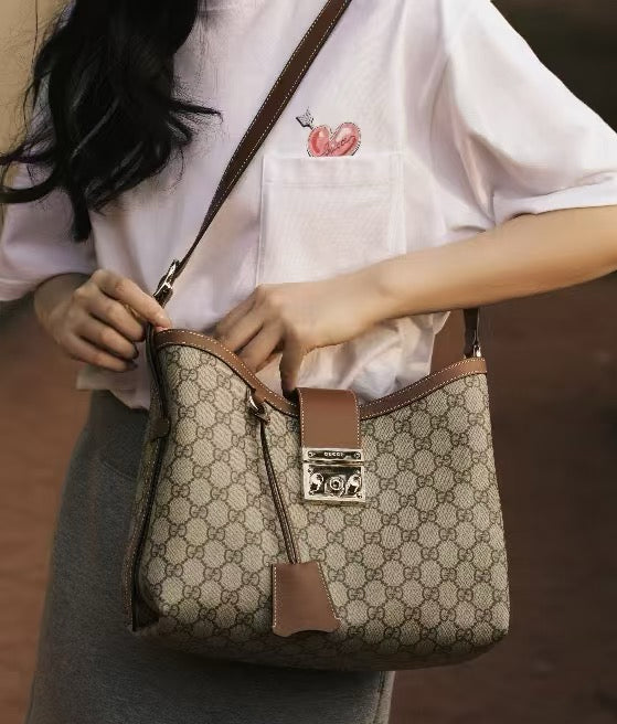 Gucci Canvas Beige Shoulder Bag
