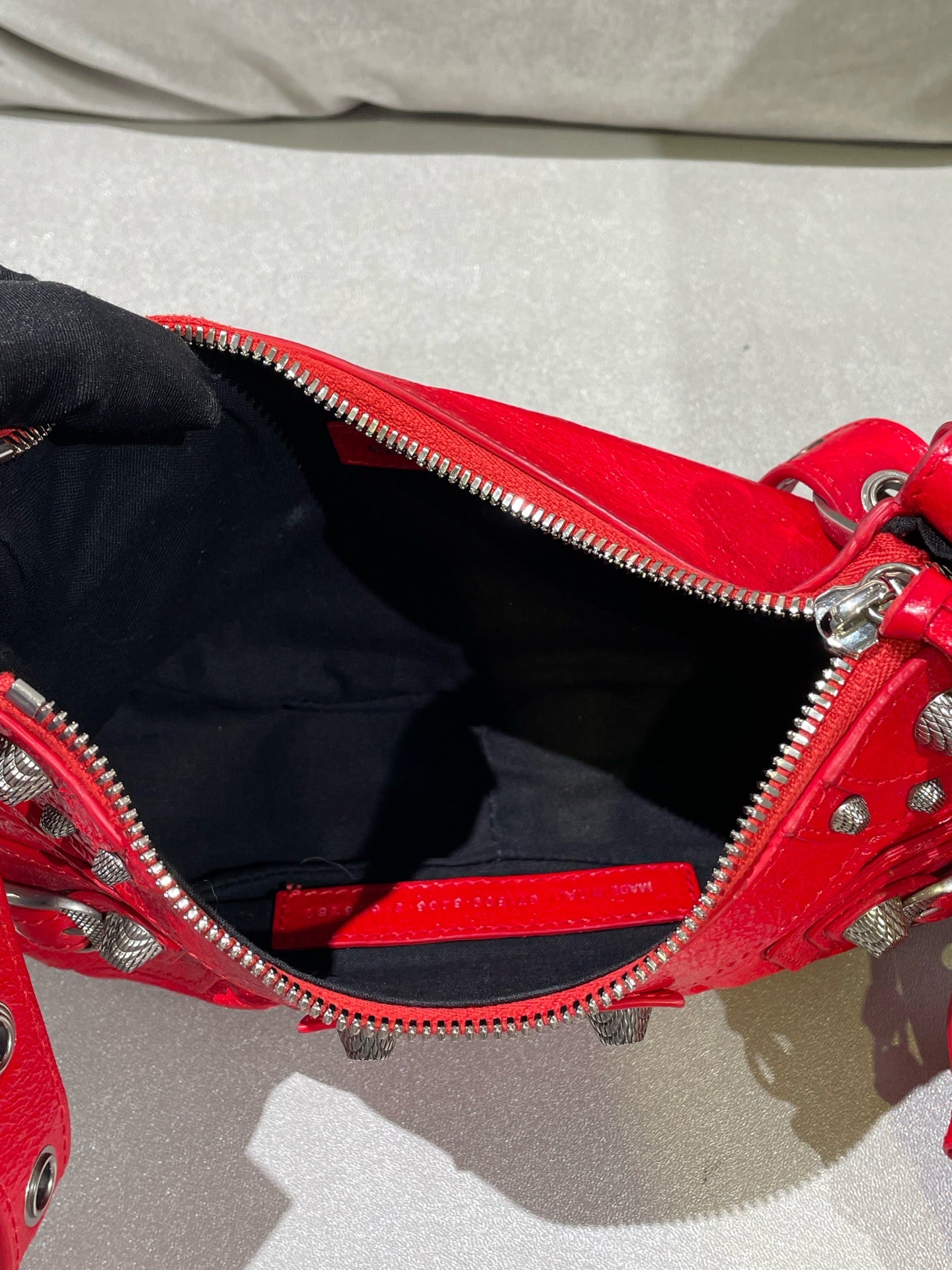 Balenciaga Red Shoulder Bag 671309-1VG9Y-6406