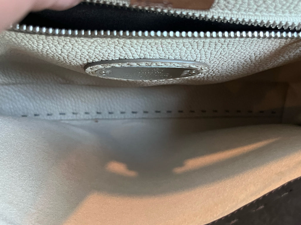 Fendi Peekaboo Leather 8BN244ANT2F19KE
