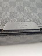 Louis Vuitton Messenger Bag
