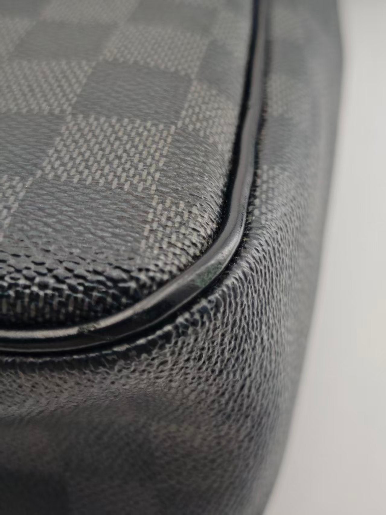 Louis Vuitton Messenger Bag