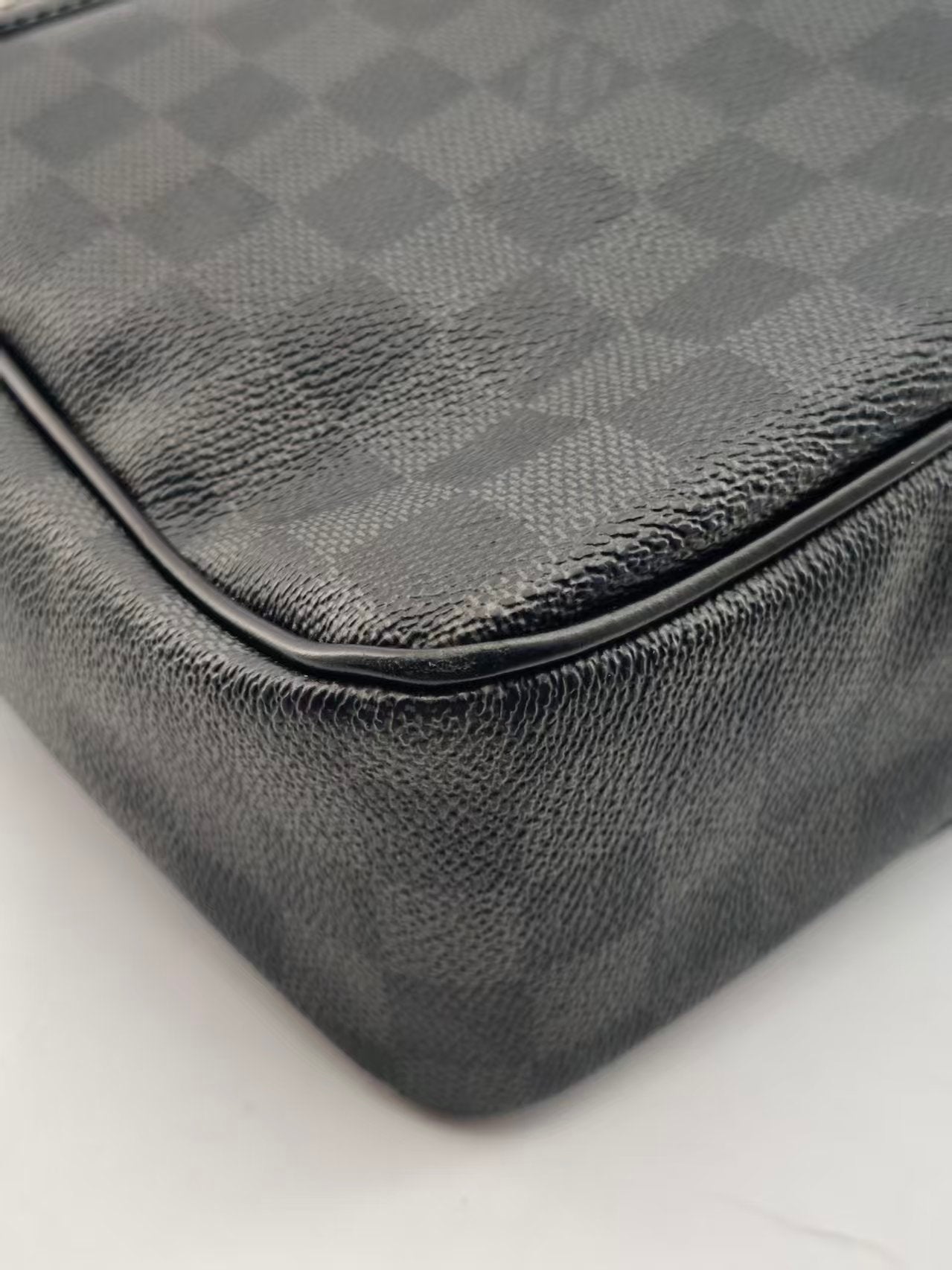 Louis Vuitton Messenger Bag