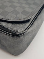 Louis Vuitton Messenger Bag
