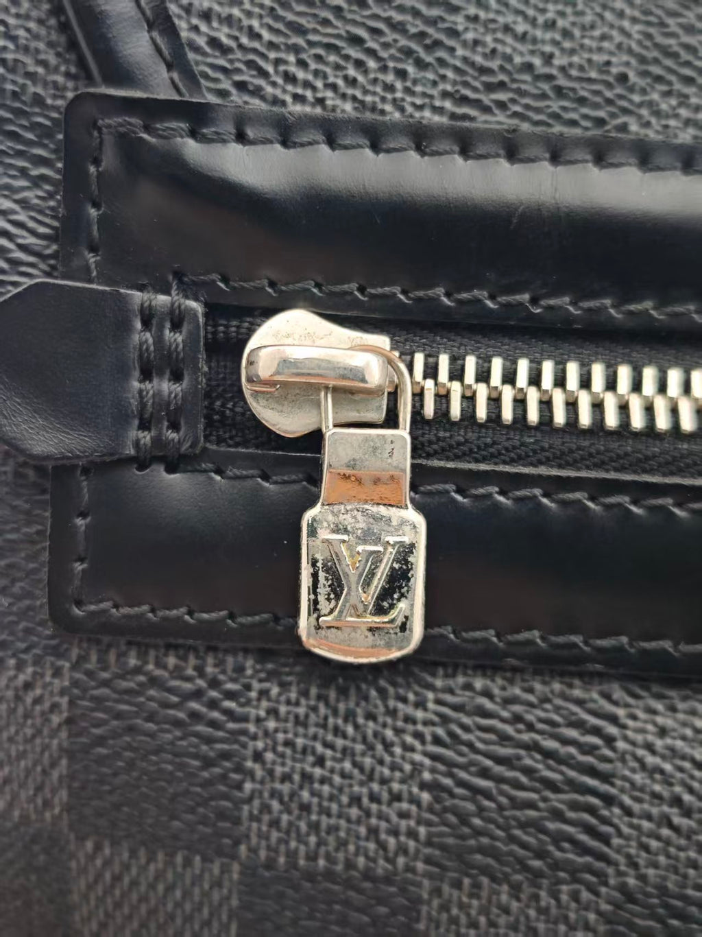 Louis Vuitton Messenger Bag