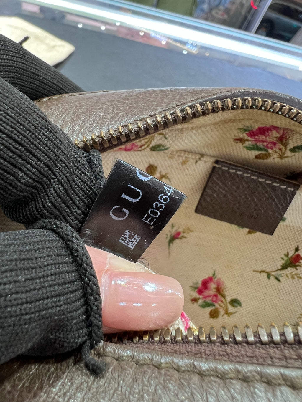 Gucci Neo Vintage GG Supreme canvas messenger bag Canvas Beige Messenger Bag 476466 K9GVT 8856