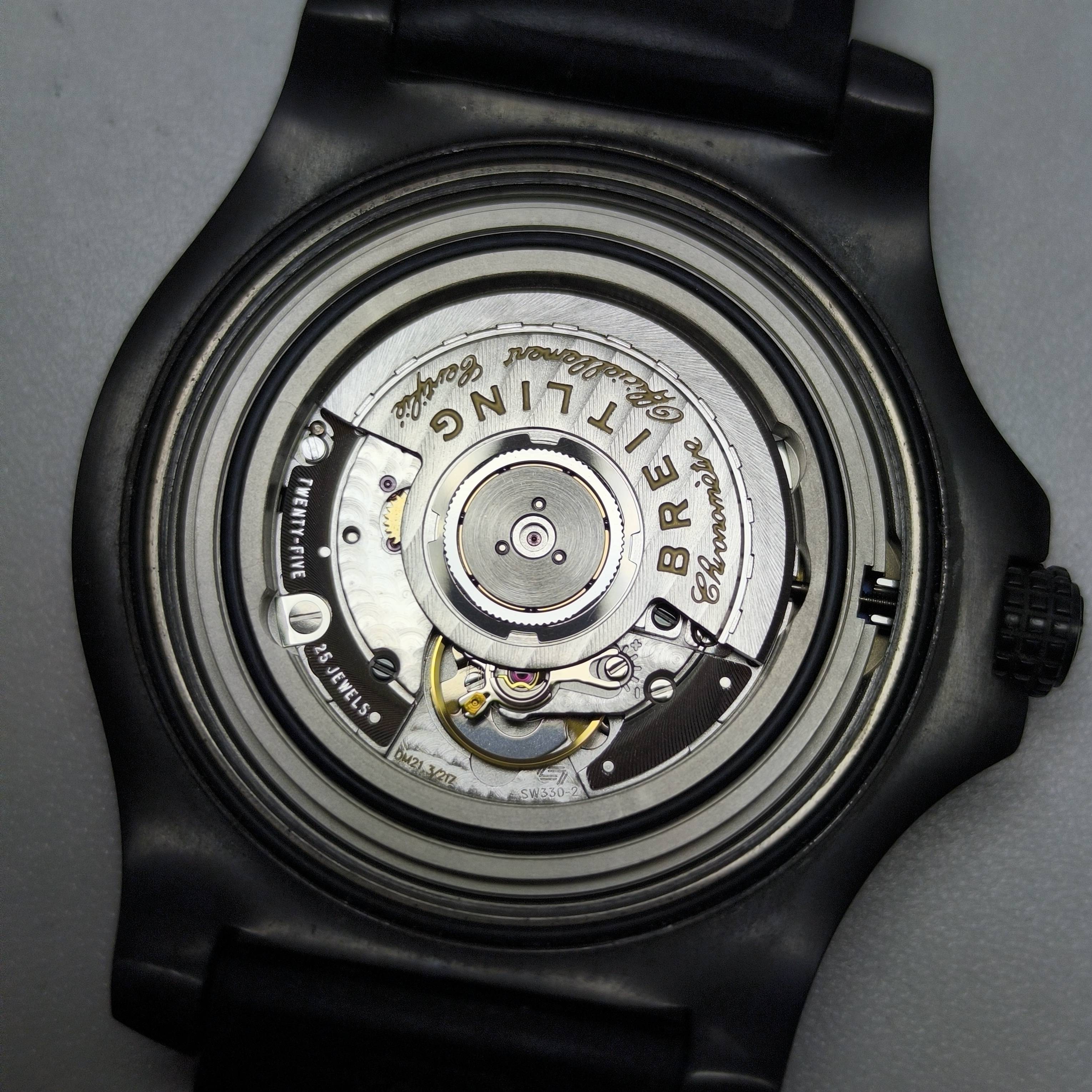 Breitling Avenger 45 millimeters V32395101B1X3