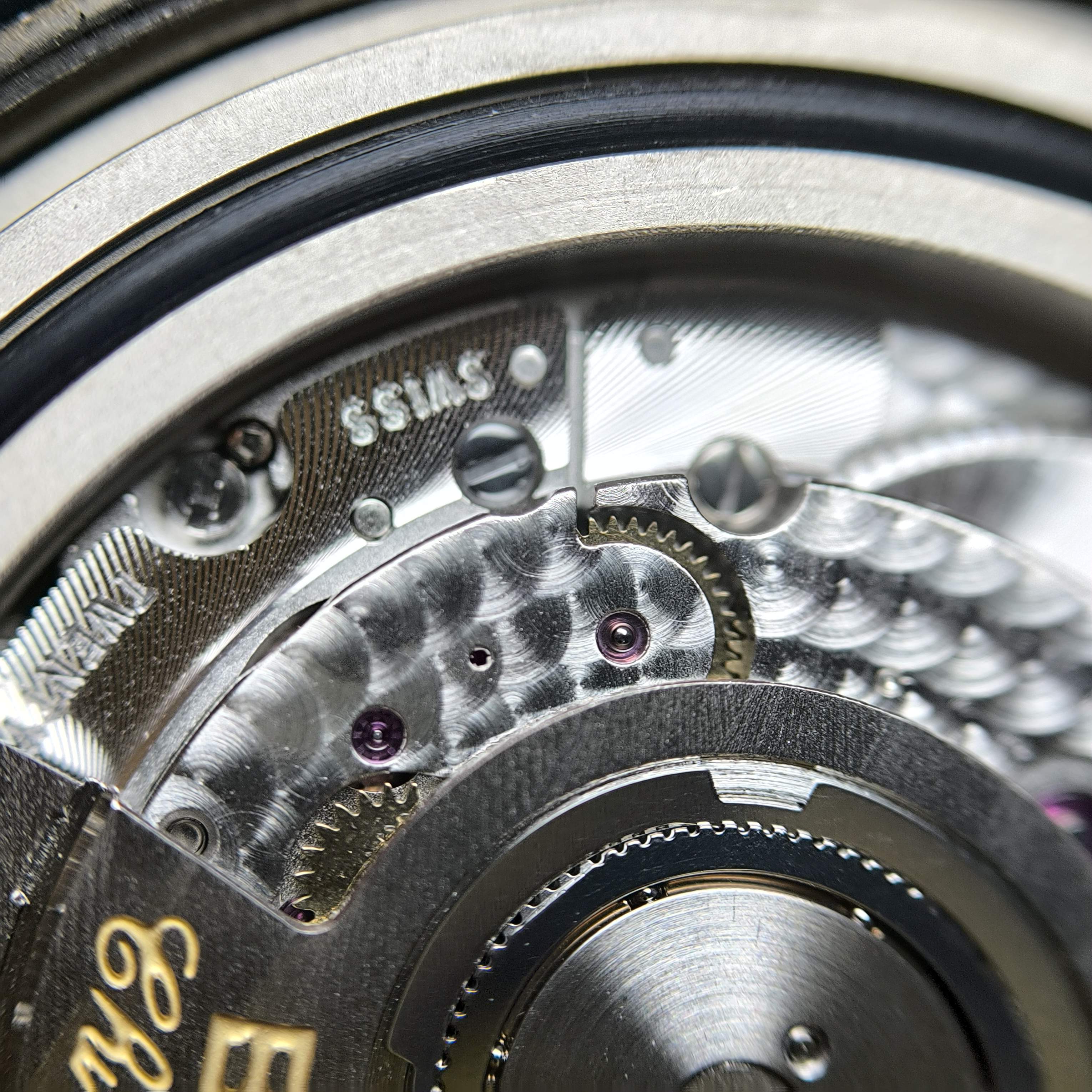 Breitling Avenger 45 millimeters V32395101B1X3