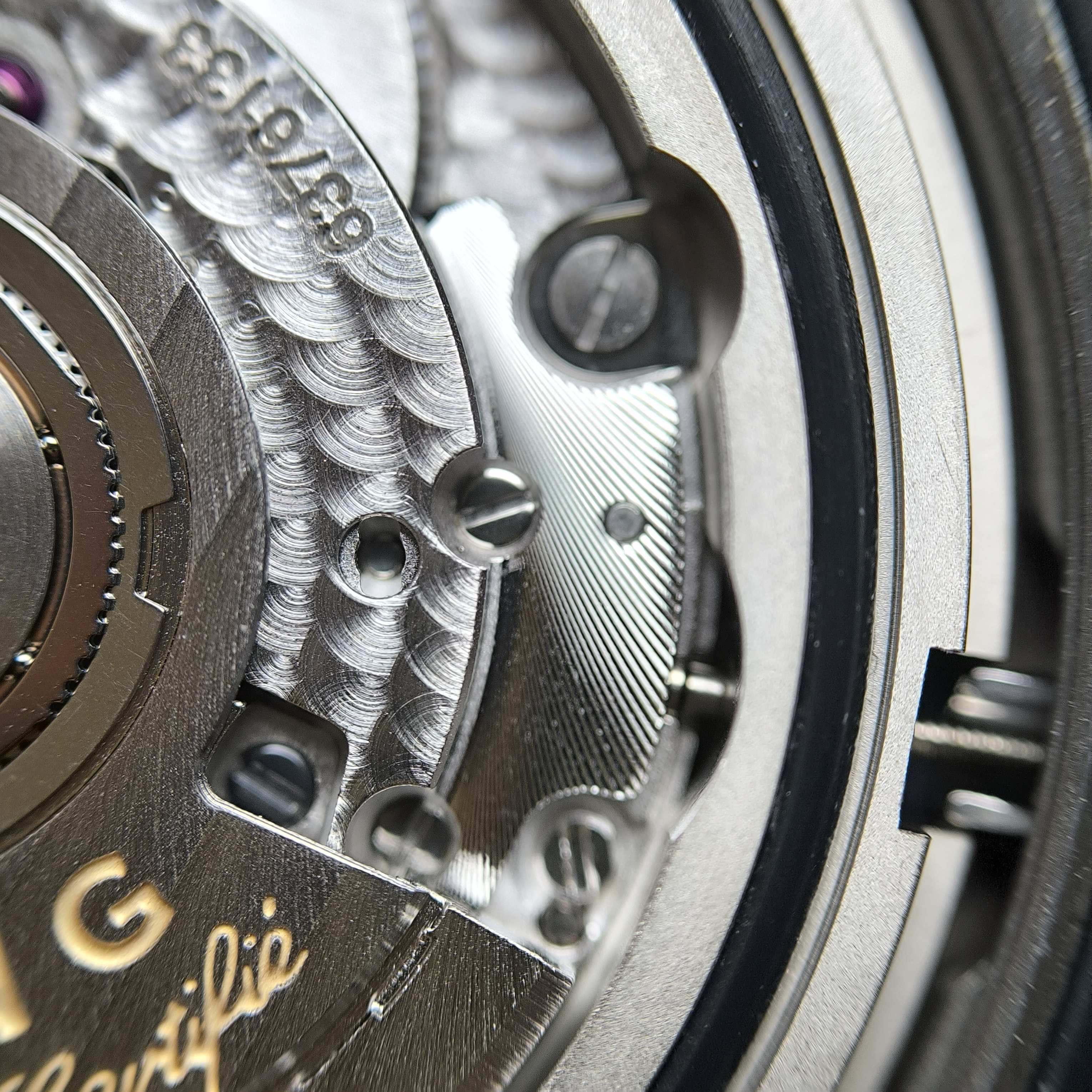 Breitling Avenger 45 millimeters V32395101B1X3
