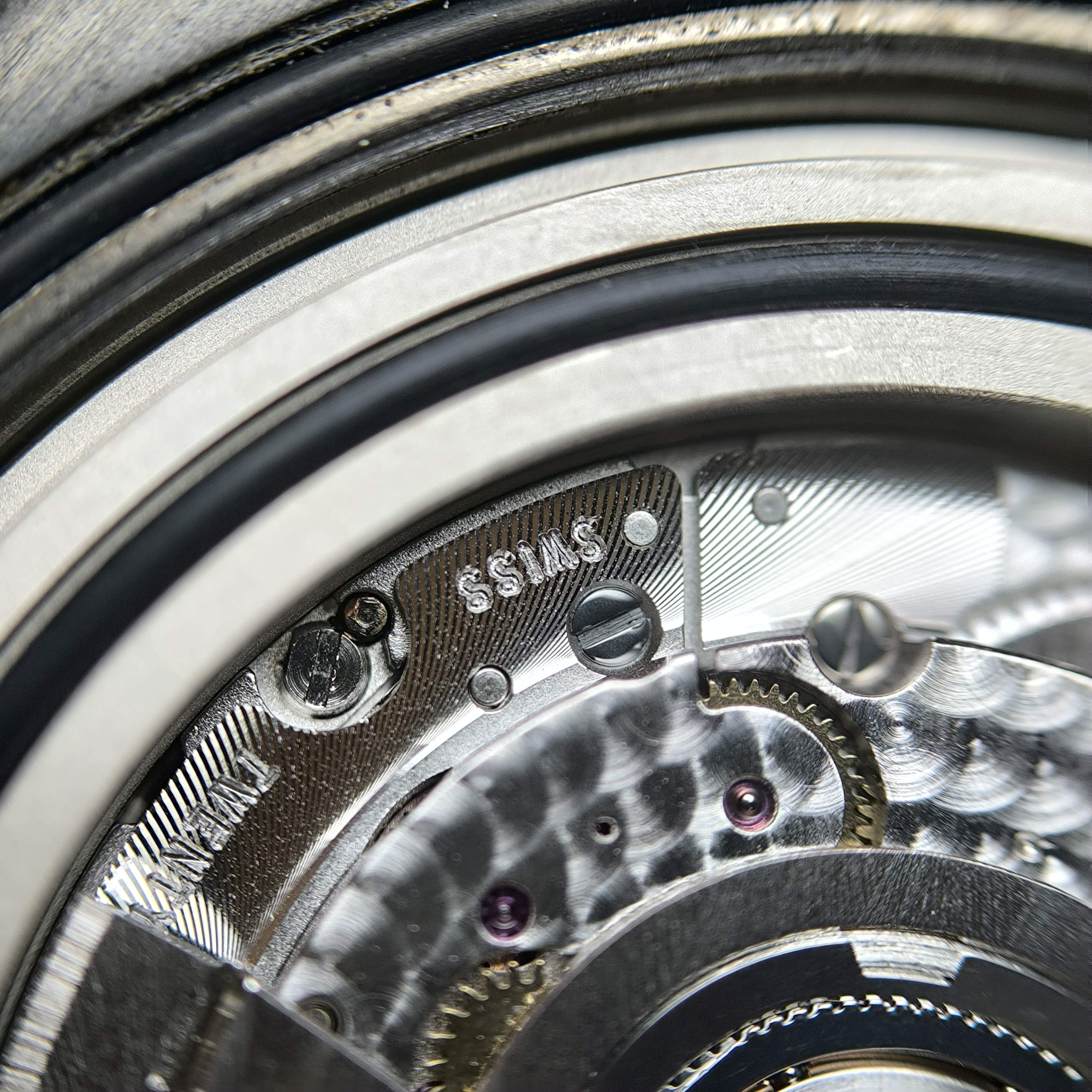 Breitling Avenger 45 millimeters V32395101B1X3