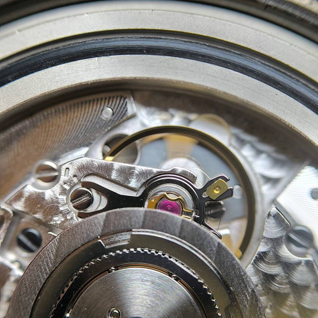 Breitling Avenger 45 millimeters V32395101B1X3