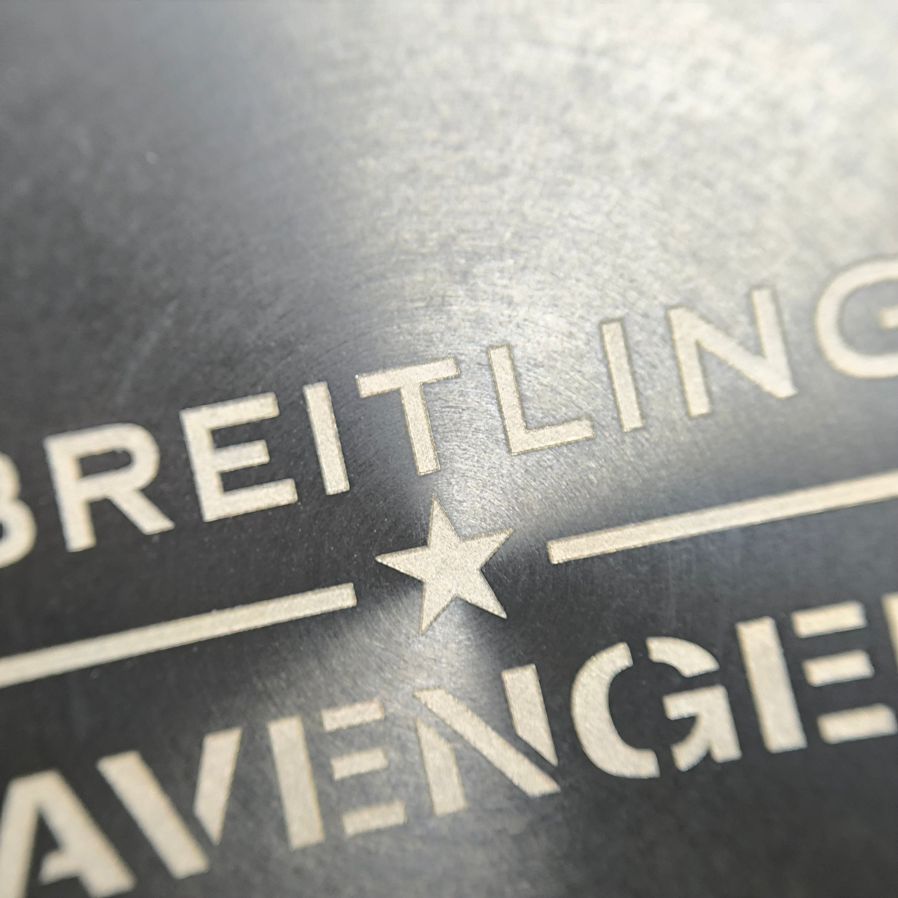 Breitling Avenger 45 millimeters V32395101B1X3
