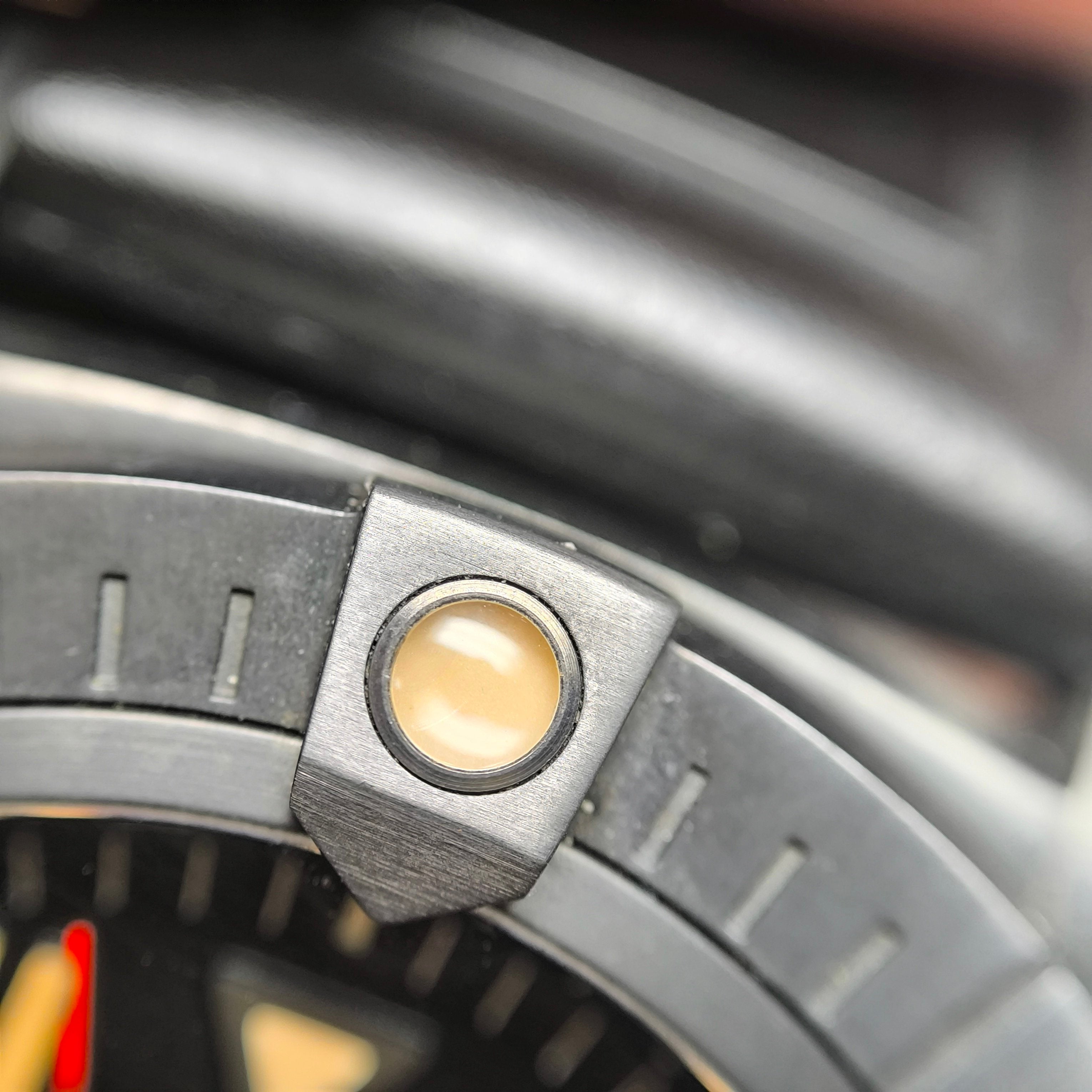 Breitling Avenger 45 millimeters V32395101B1X3