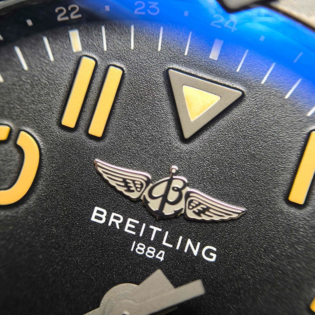 Breitling Avenger 45 millimeters V32395101B1X3