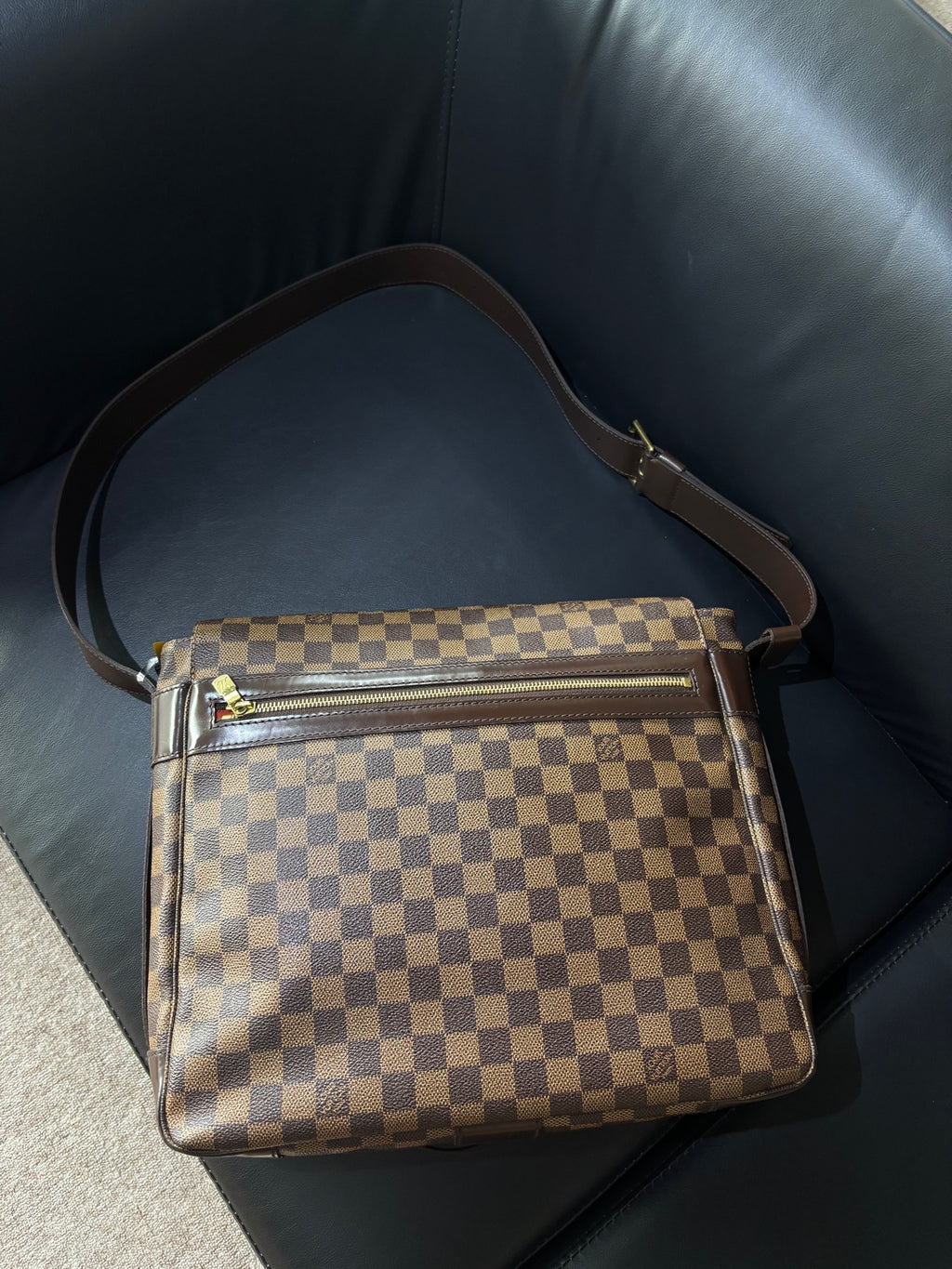 Louis Vuitton Messenger Bag