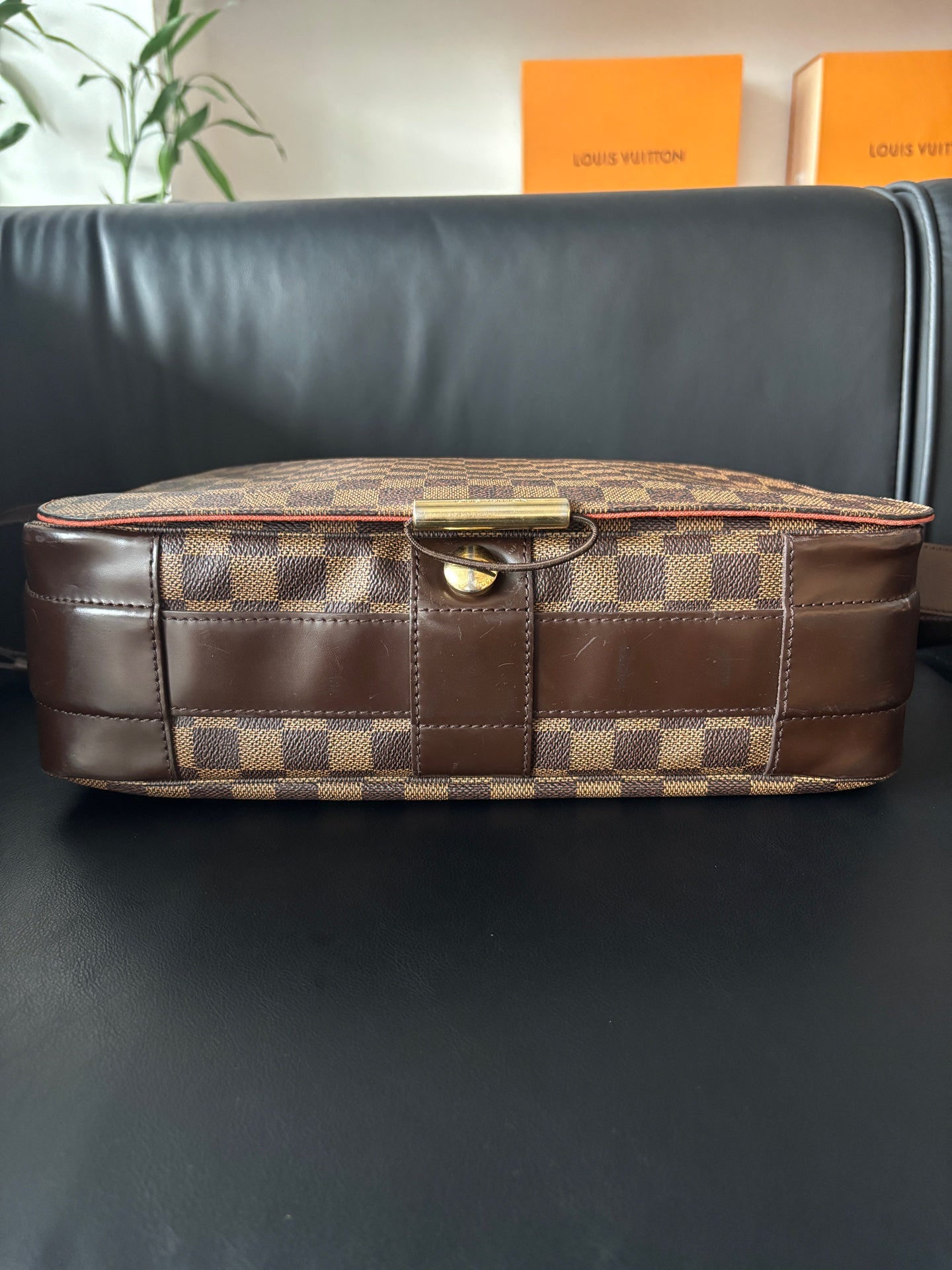Louis Vuitton Messenger Bag
