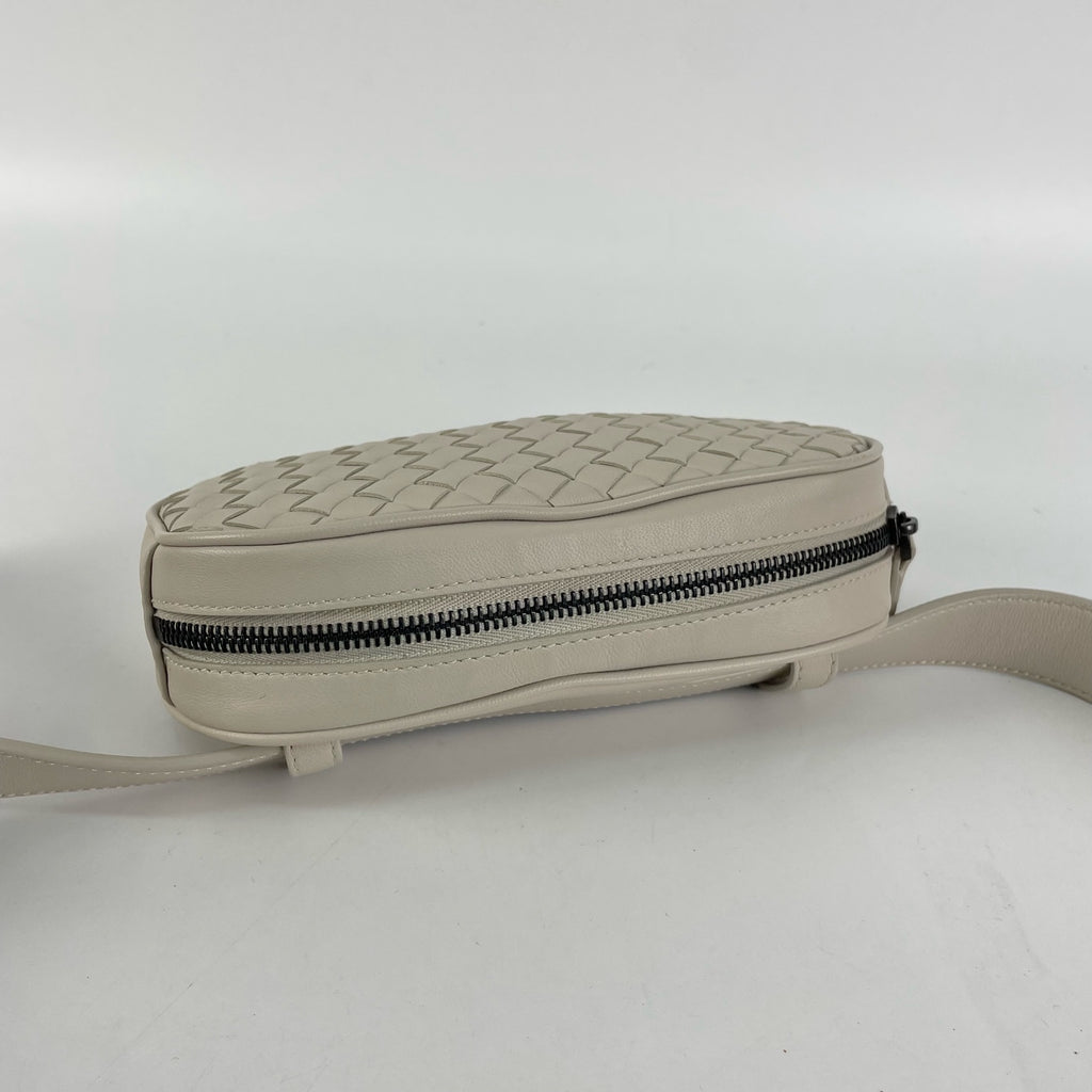 Bottega Veneta White Belt Bag & Fanny Pack
