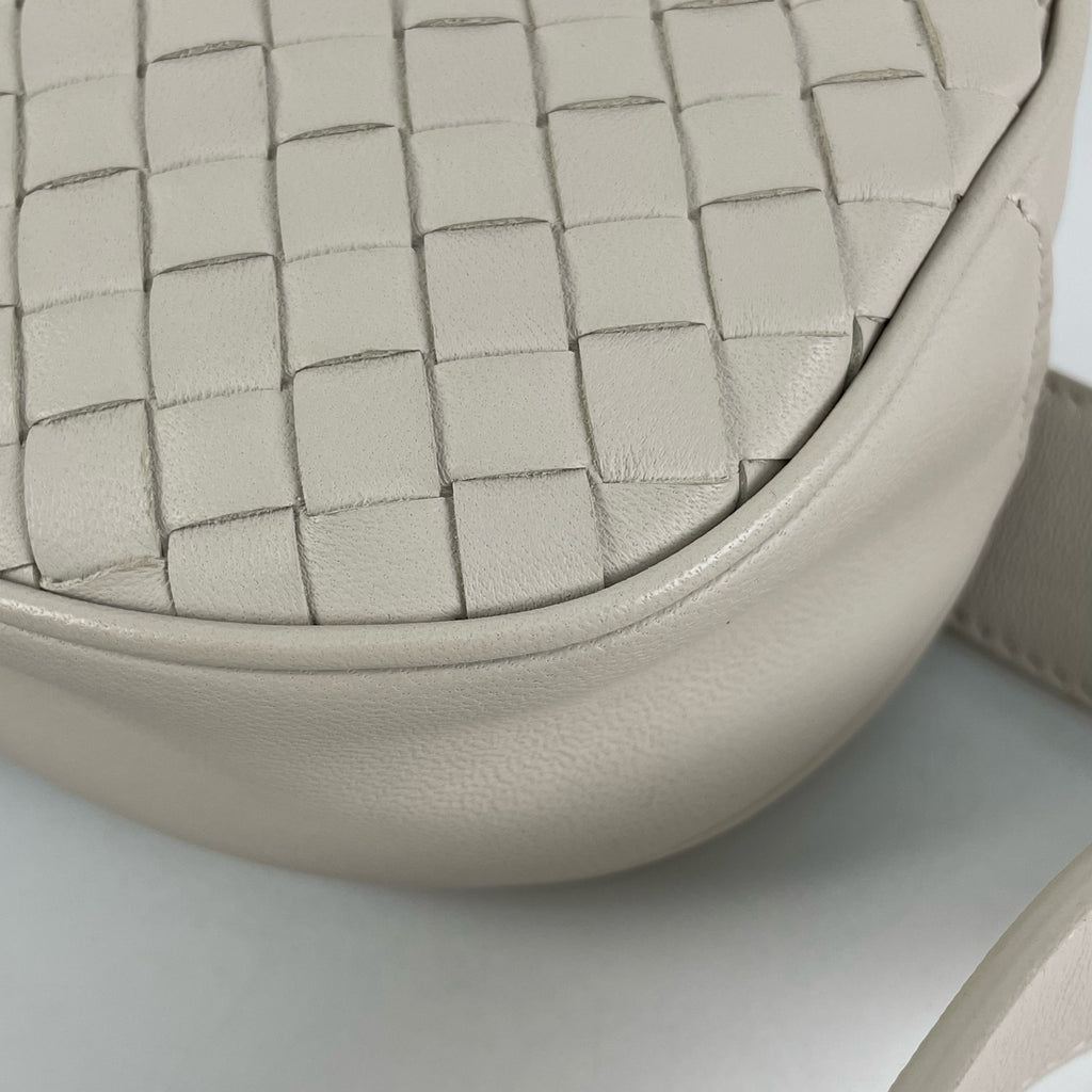 Bottega Veneta White Belt Bag & Fanny Pack