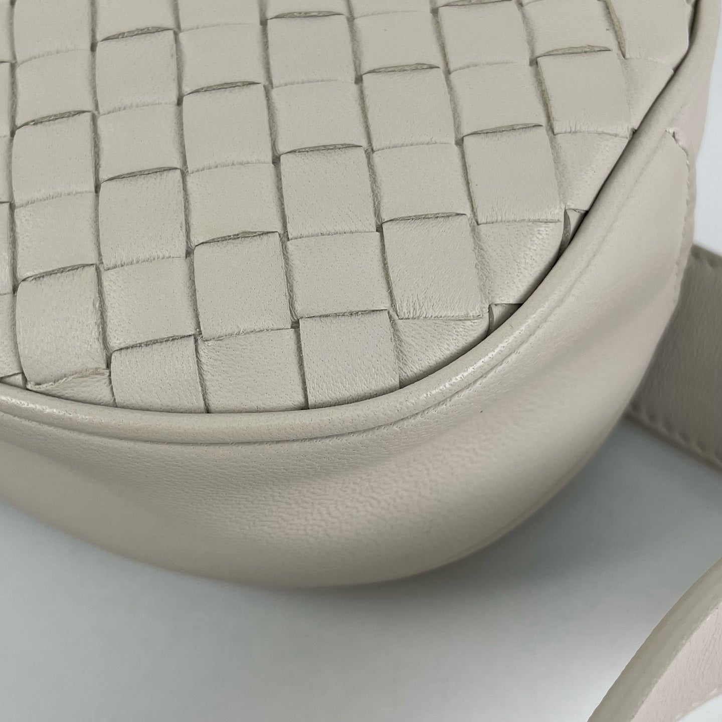 Bottega Veneta White Belt Bag & Fanny Pack