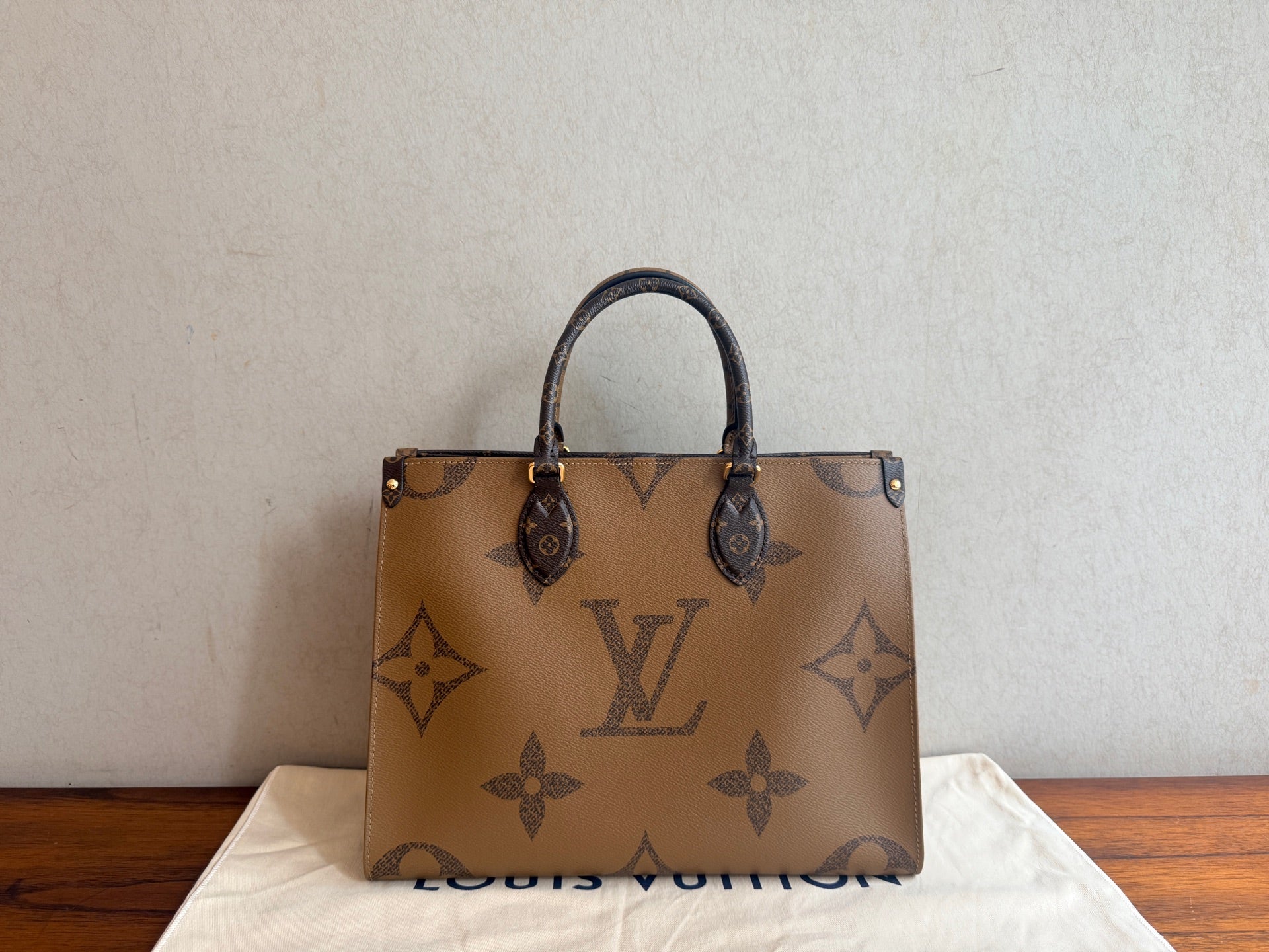 Louis Vuitton ONTHEGO Medium-Sized Handbag Canvas