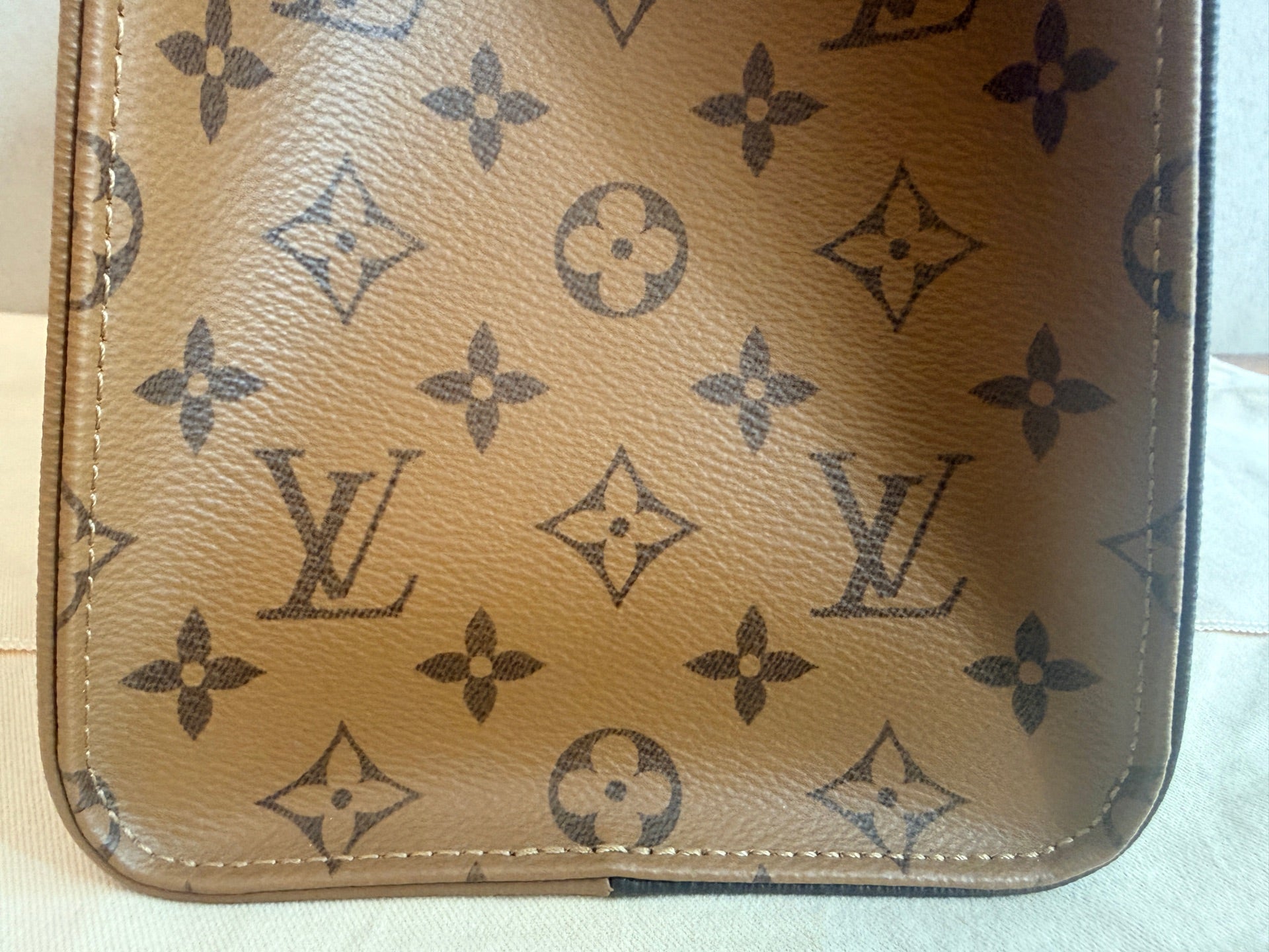 Louis Vuitton ONTHEGO Medium-Sized Handbag Canvas