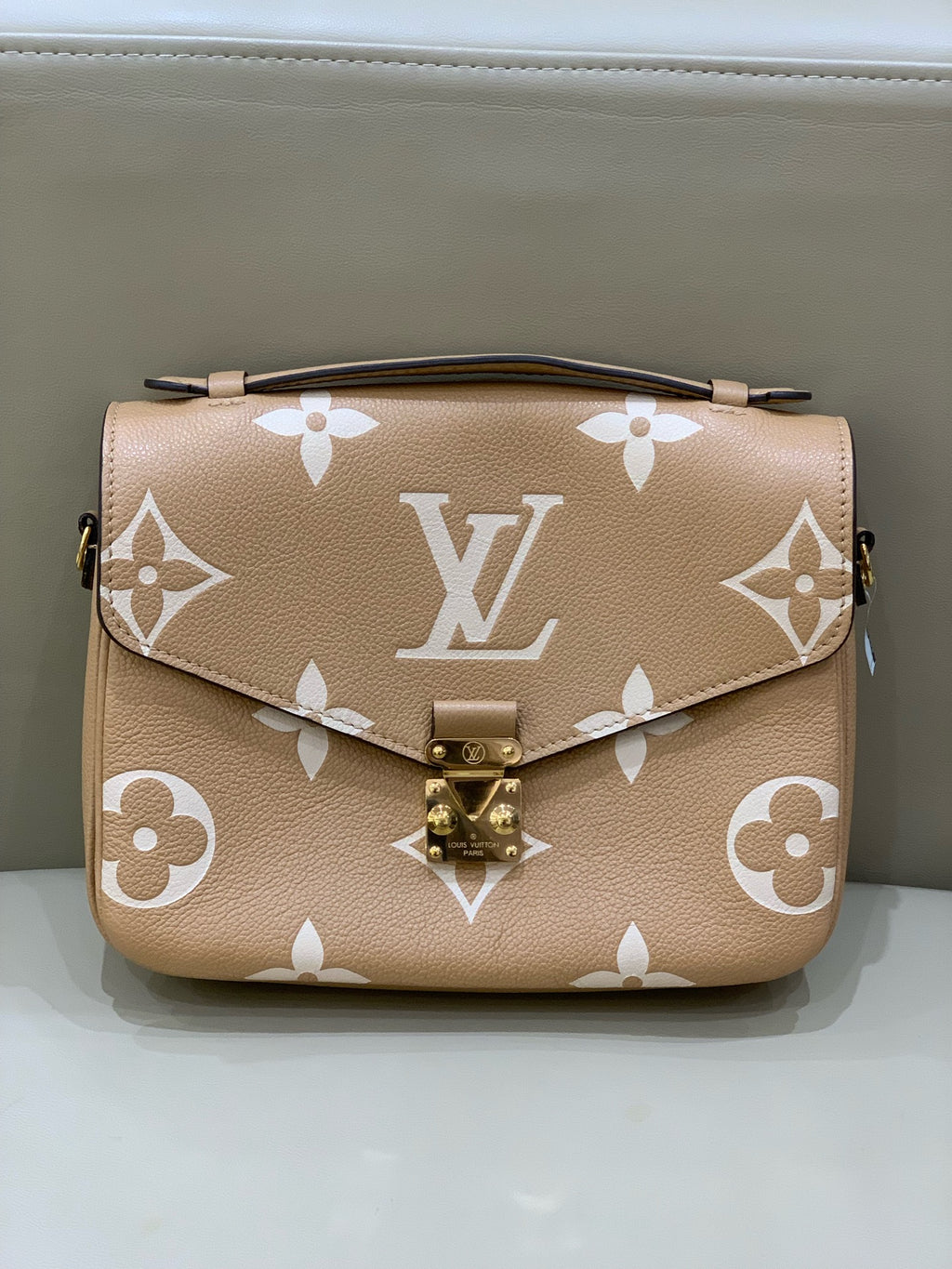 Louis Vuitton Pochette Métis Messenger Bag 25 x 19 x 7 M45773