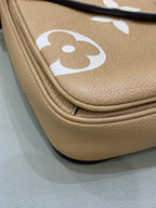 Louis Vuitton Pochette Métis Messenger Bag 25 x 19 x 7 M45773