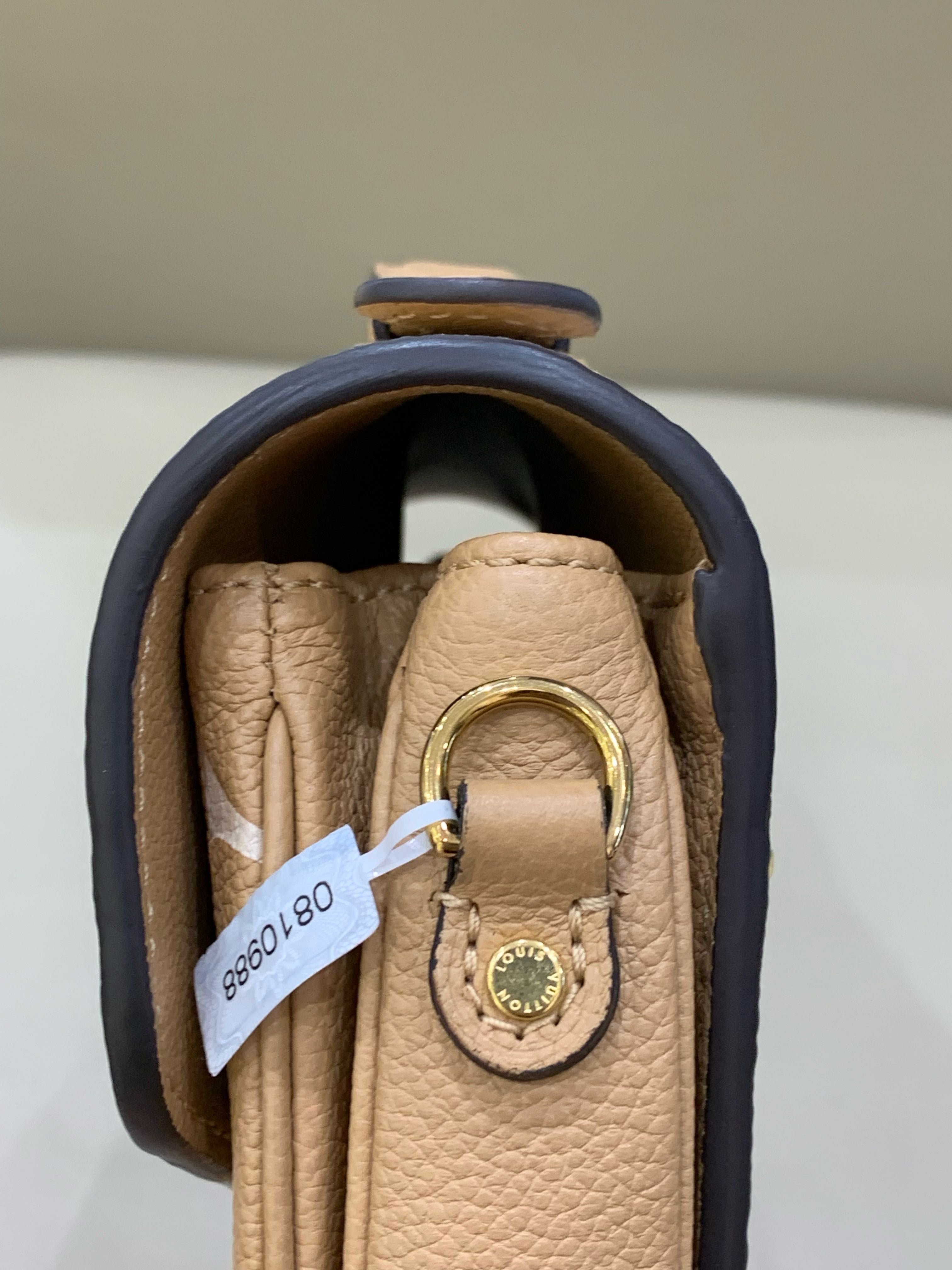 Louis Vuitton Pochette Métis Messenger Bag 25 x 19 x 7 M45773