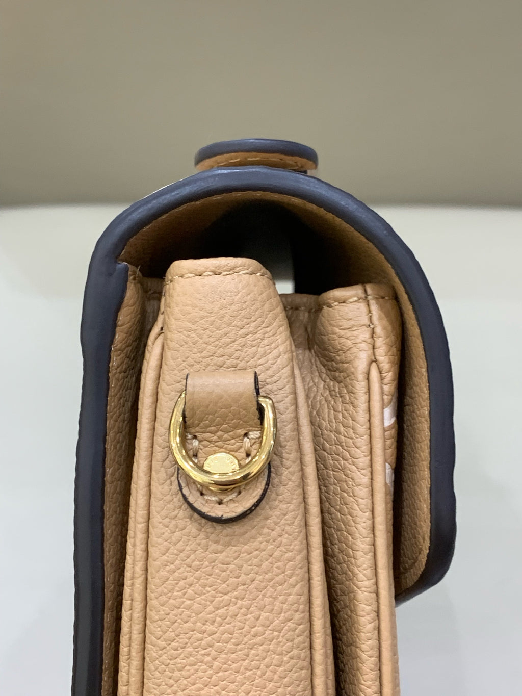 Louis Vuitton Pochette Métis Messenger Bag 25 x 19 x 7 M45773